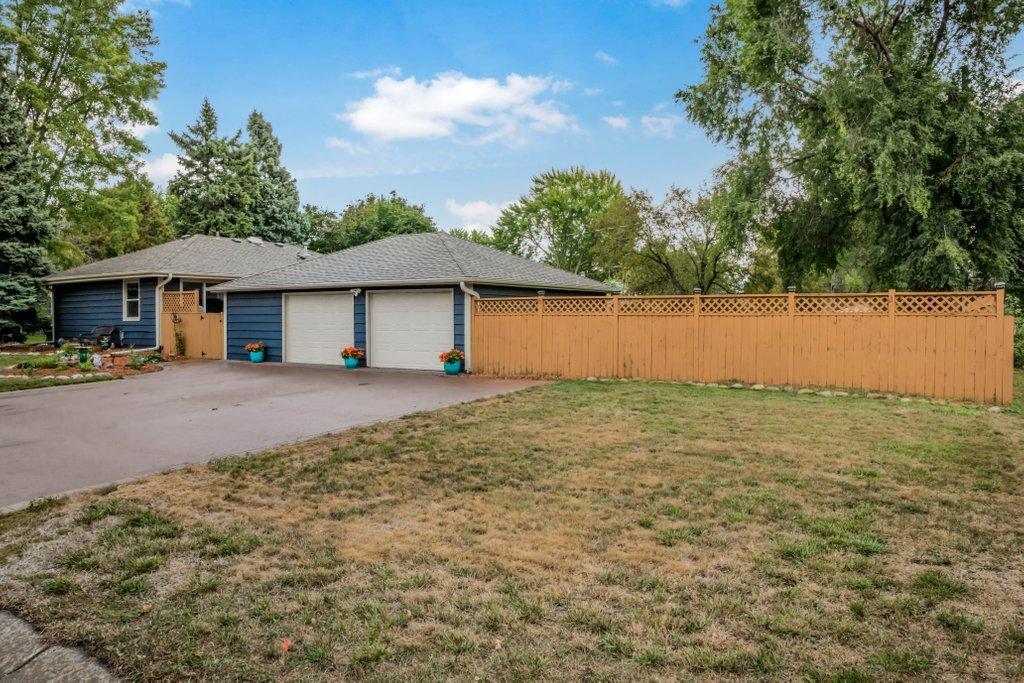 9581 Pilgrim Lane N Property Photo 26