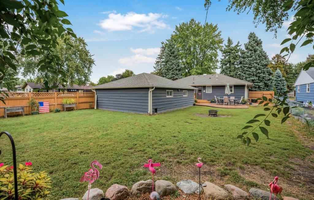 9581 Pilgrim Lane N Property Photo 31