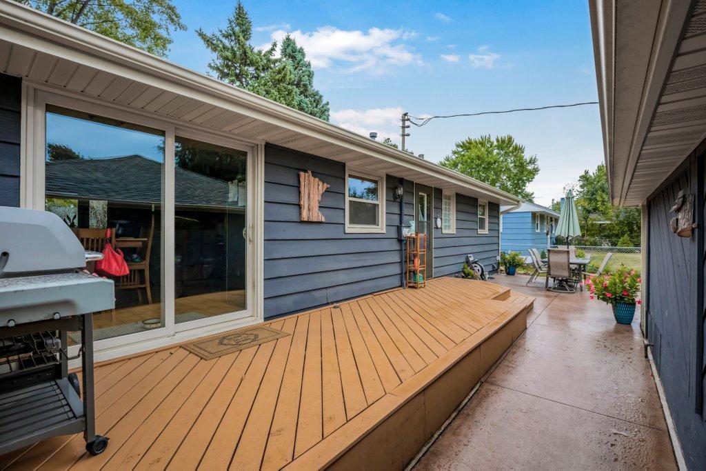 9581 Pilgrim Lane N Property Photo 36