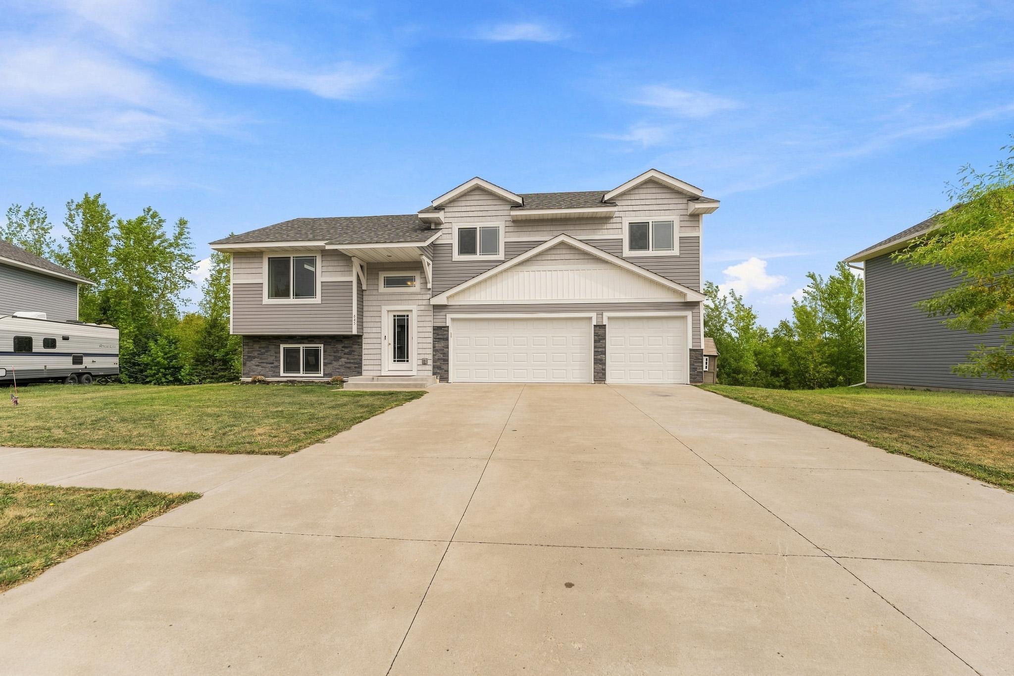 645 Highview Loop SE Property Photo 1