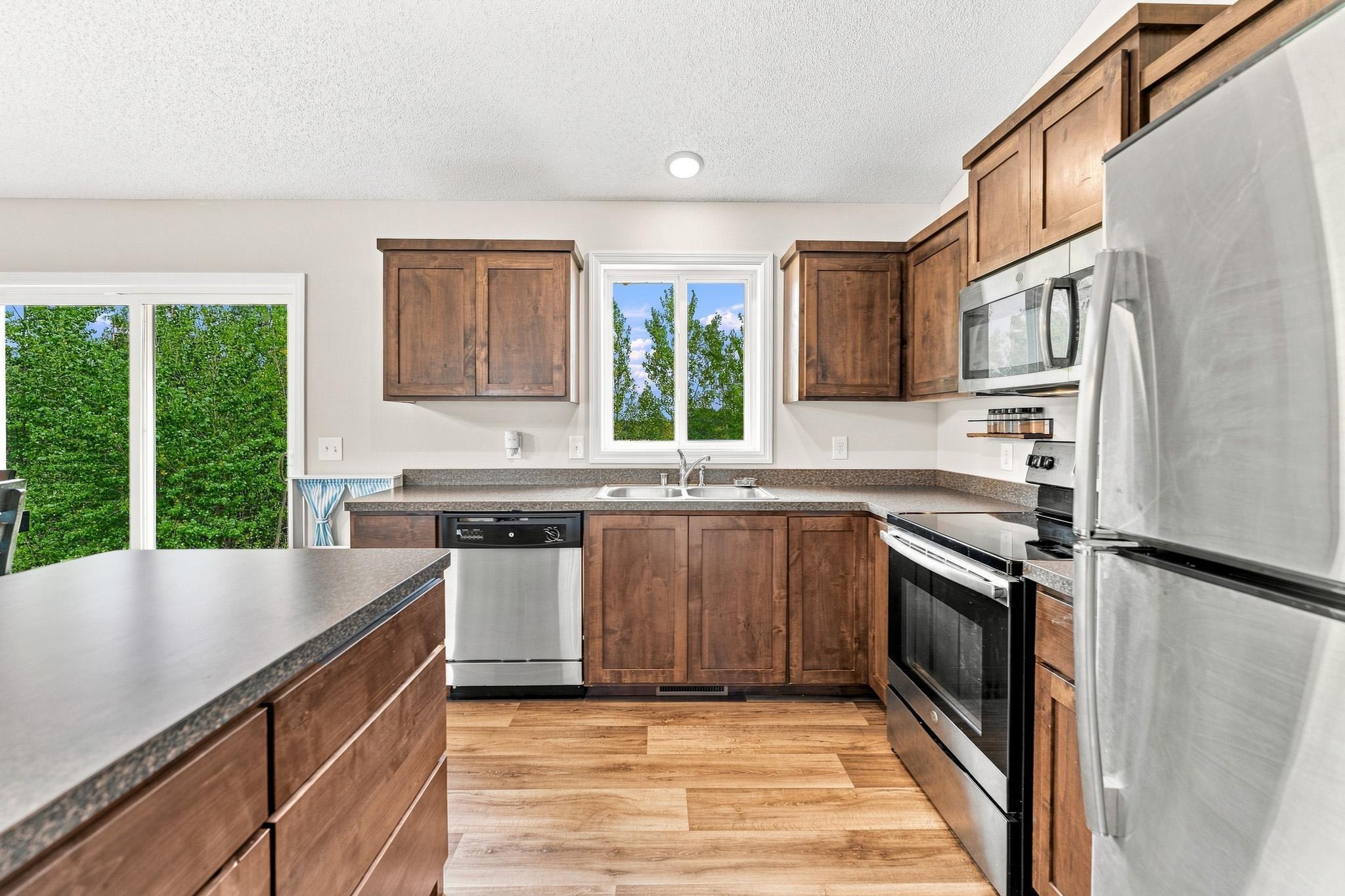 645 Highview Loop Se Property Photo 14