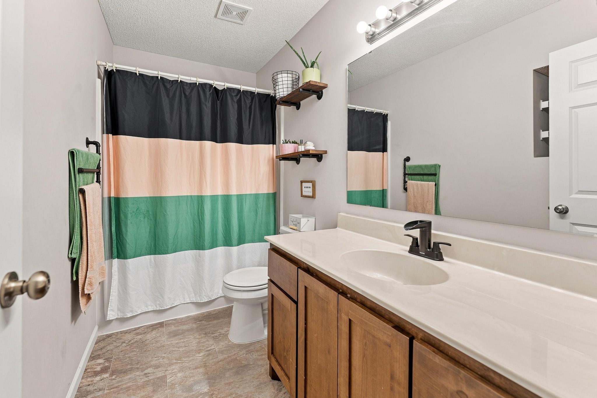645 Highview Loop Se Property Photo 16