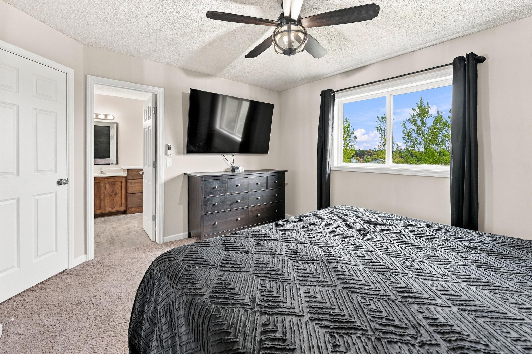 645 Highview Loop Se Property Photo 22