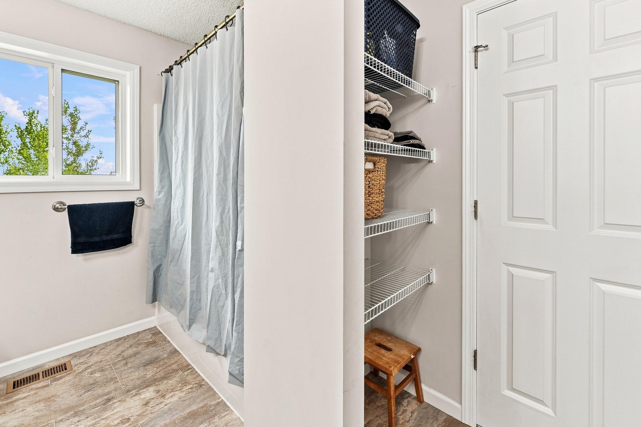 645 Highview Loop Se Property Photo 27