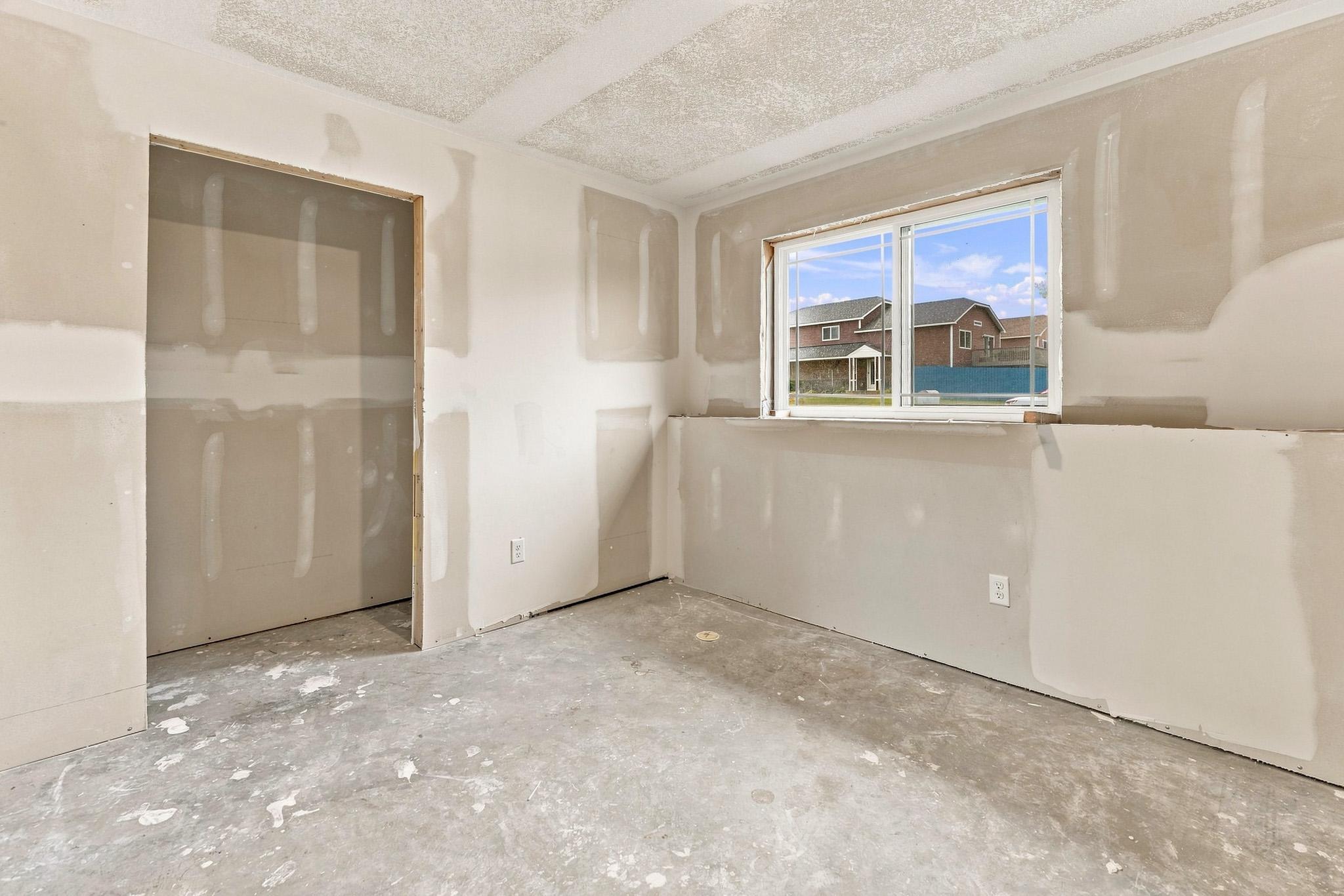 645 Highview Loop Se Property Photo 31