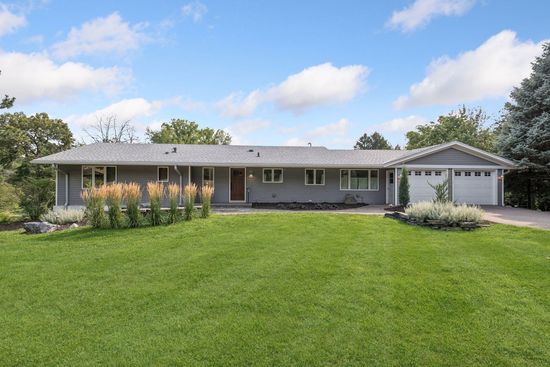 15803 Holdridge Road E Property Photo 6