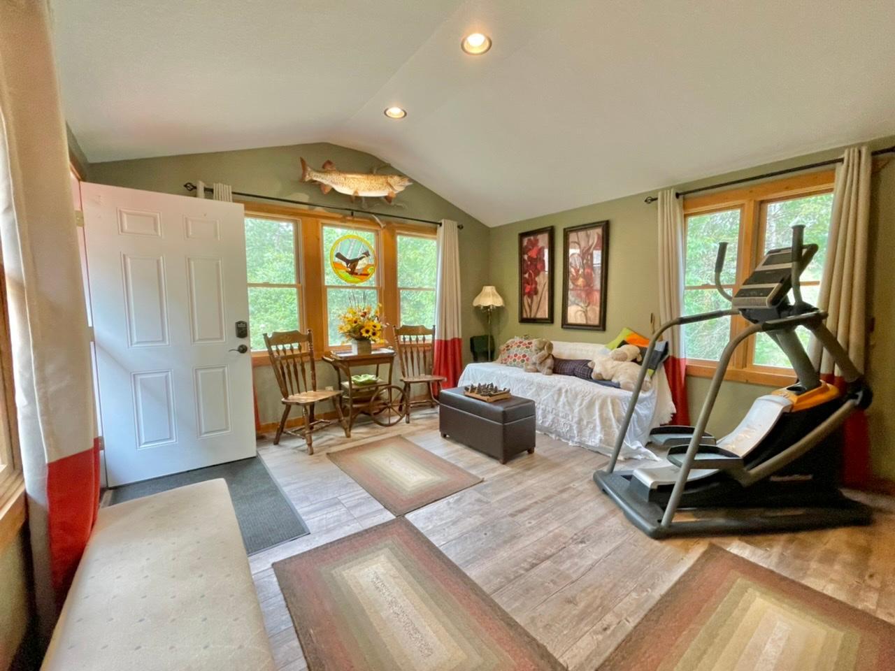 38258 Deer Lake Way Property Photo 6