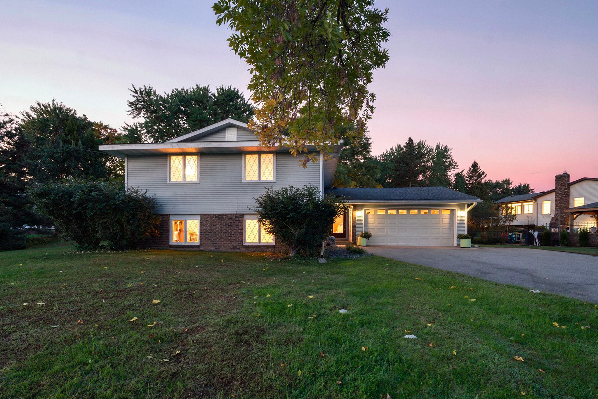 8989 Lake Jane Trail N Property Photo 1