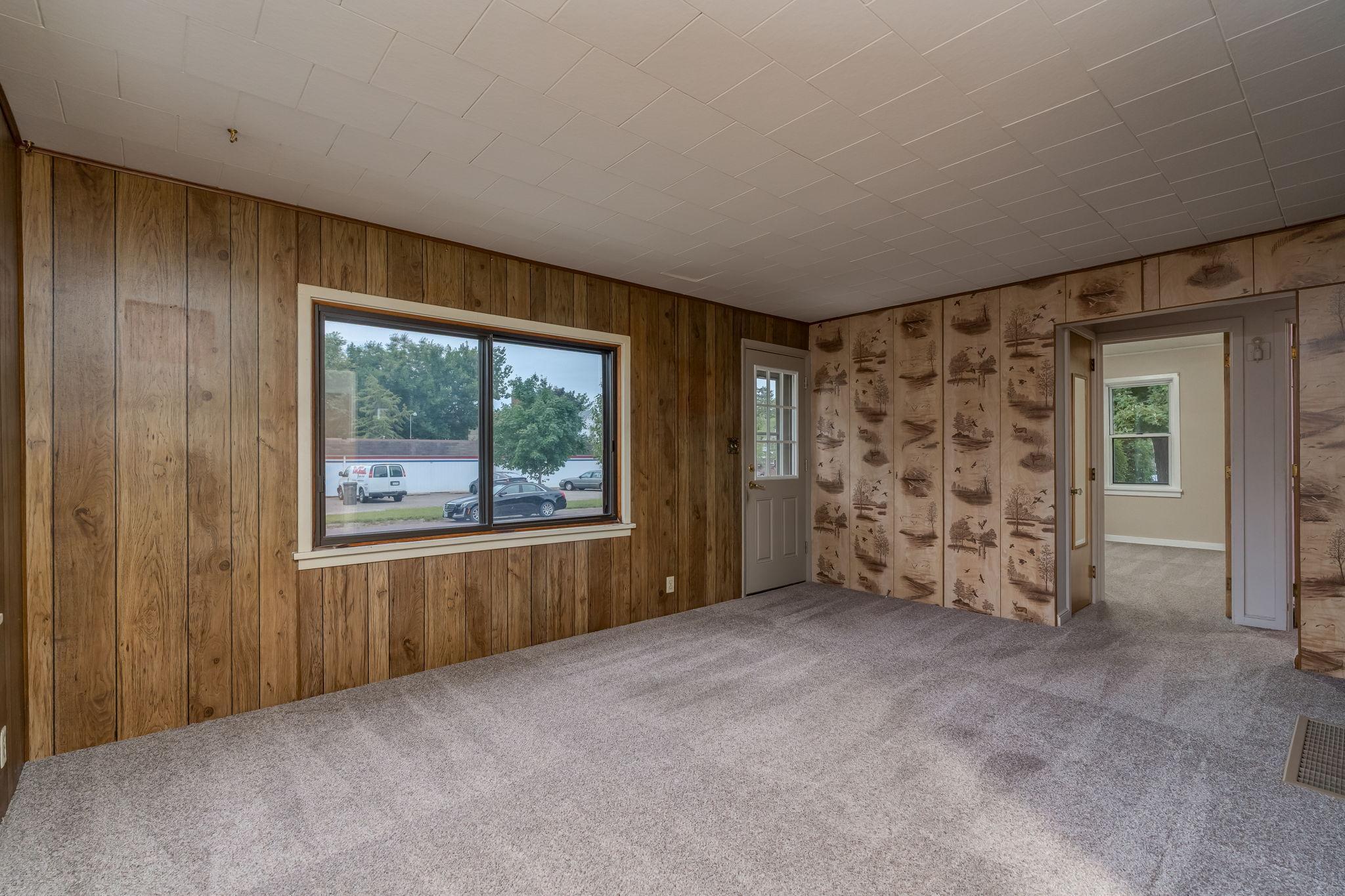 212 E Rock Street Property Photo 4