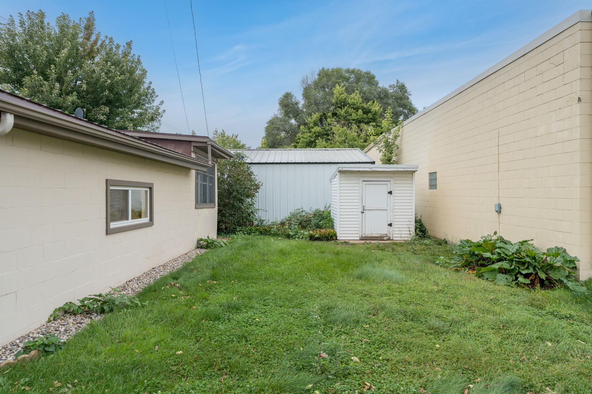 212 E Rock Street Property Photo 16