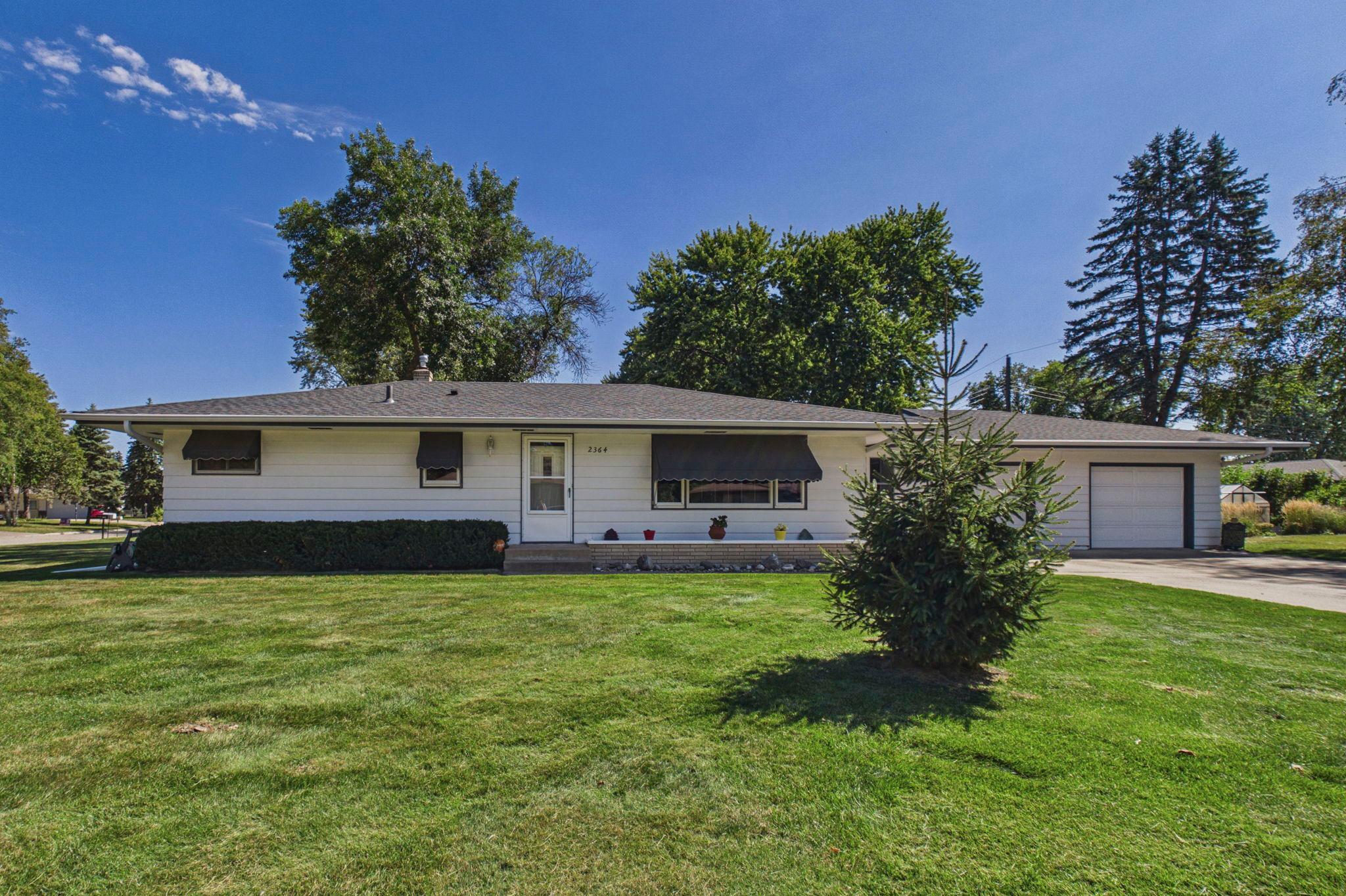 2364 Saint Albans Street N Property Photo 1