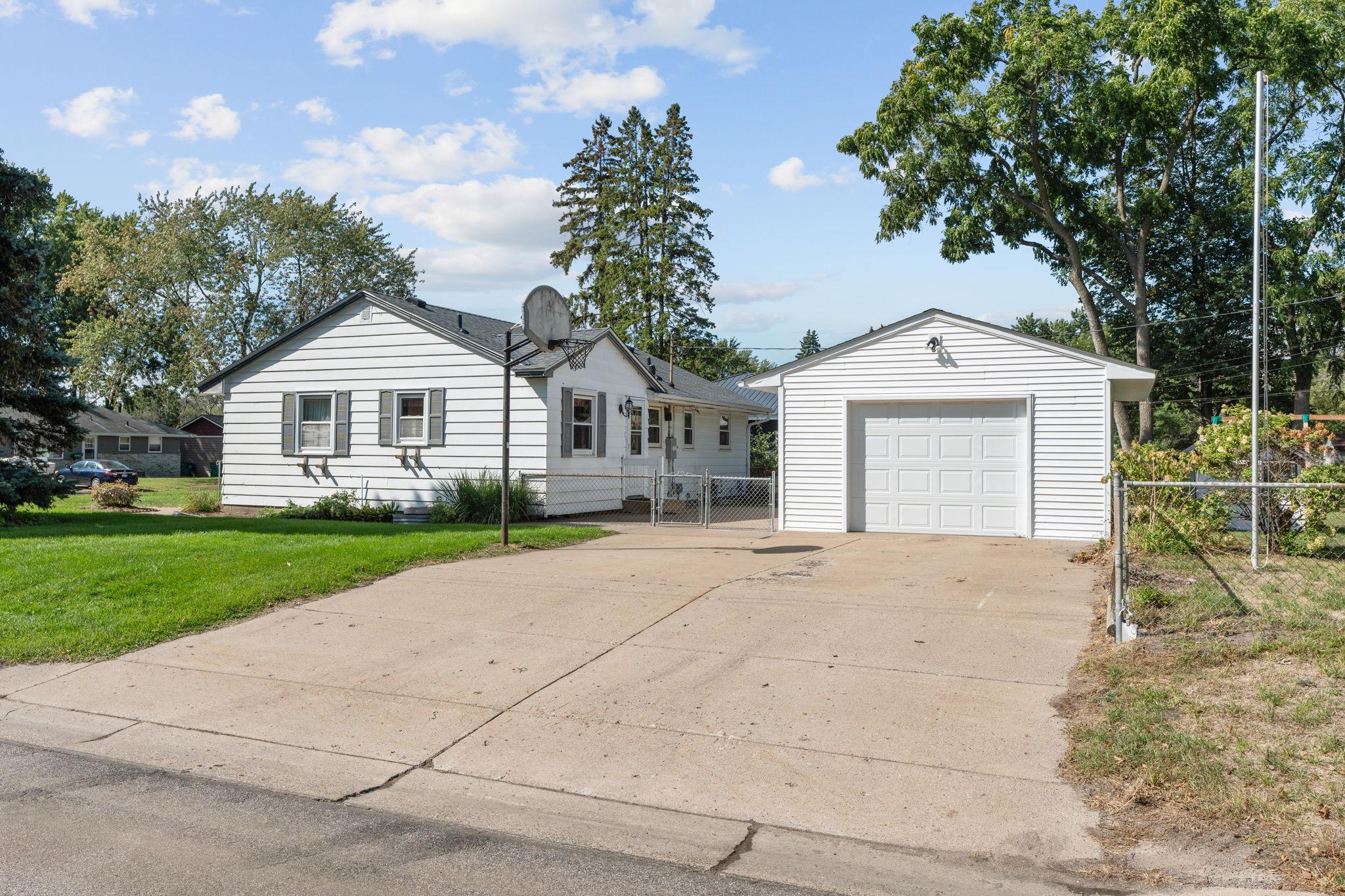 483 Manor Drive Ne Property Photo 2
