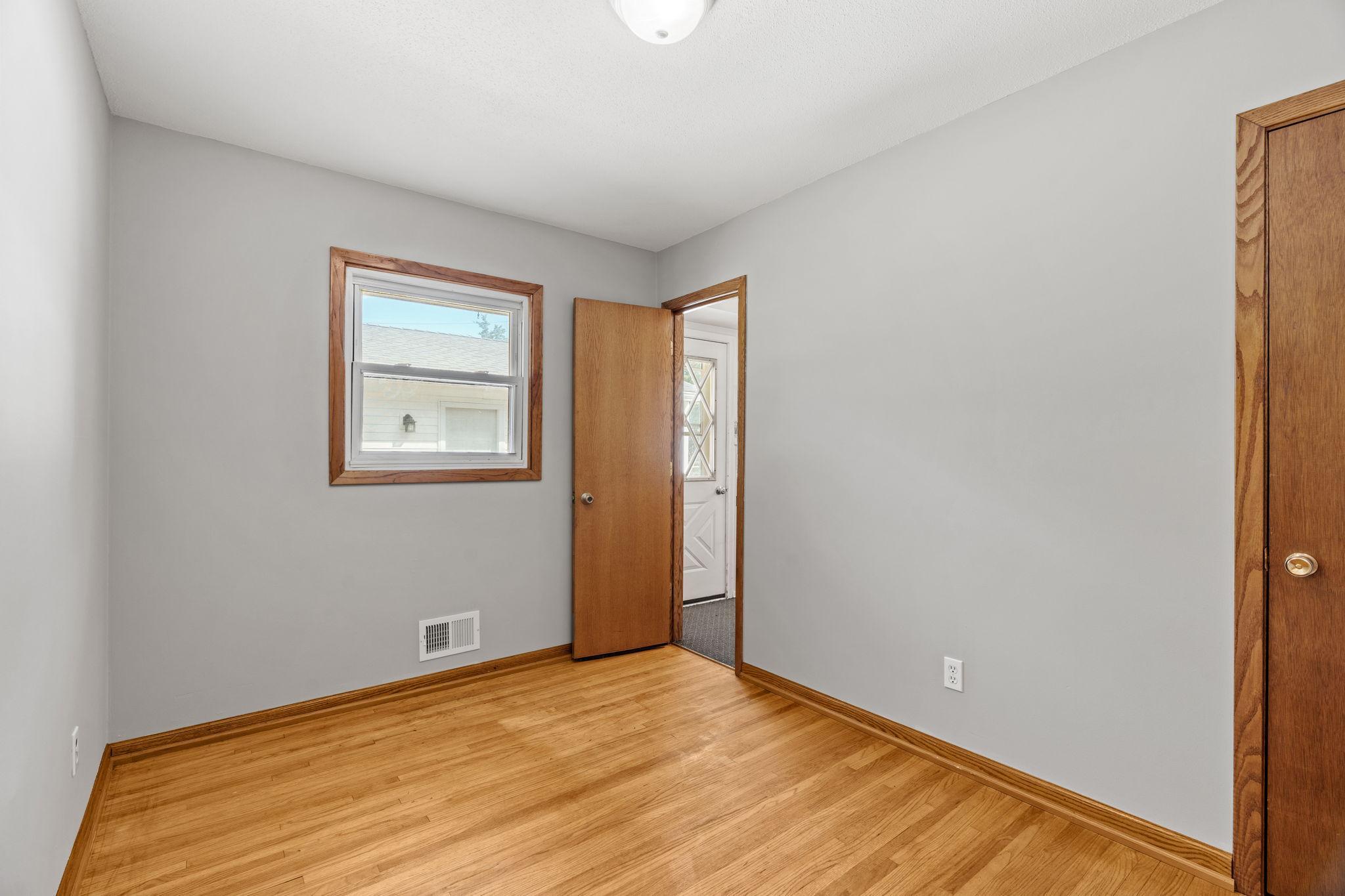 483 Manor Drive Ne Property Photo 10