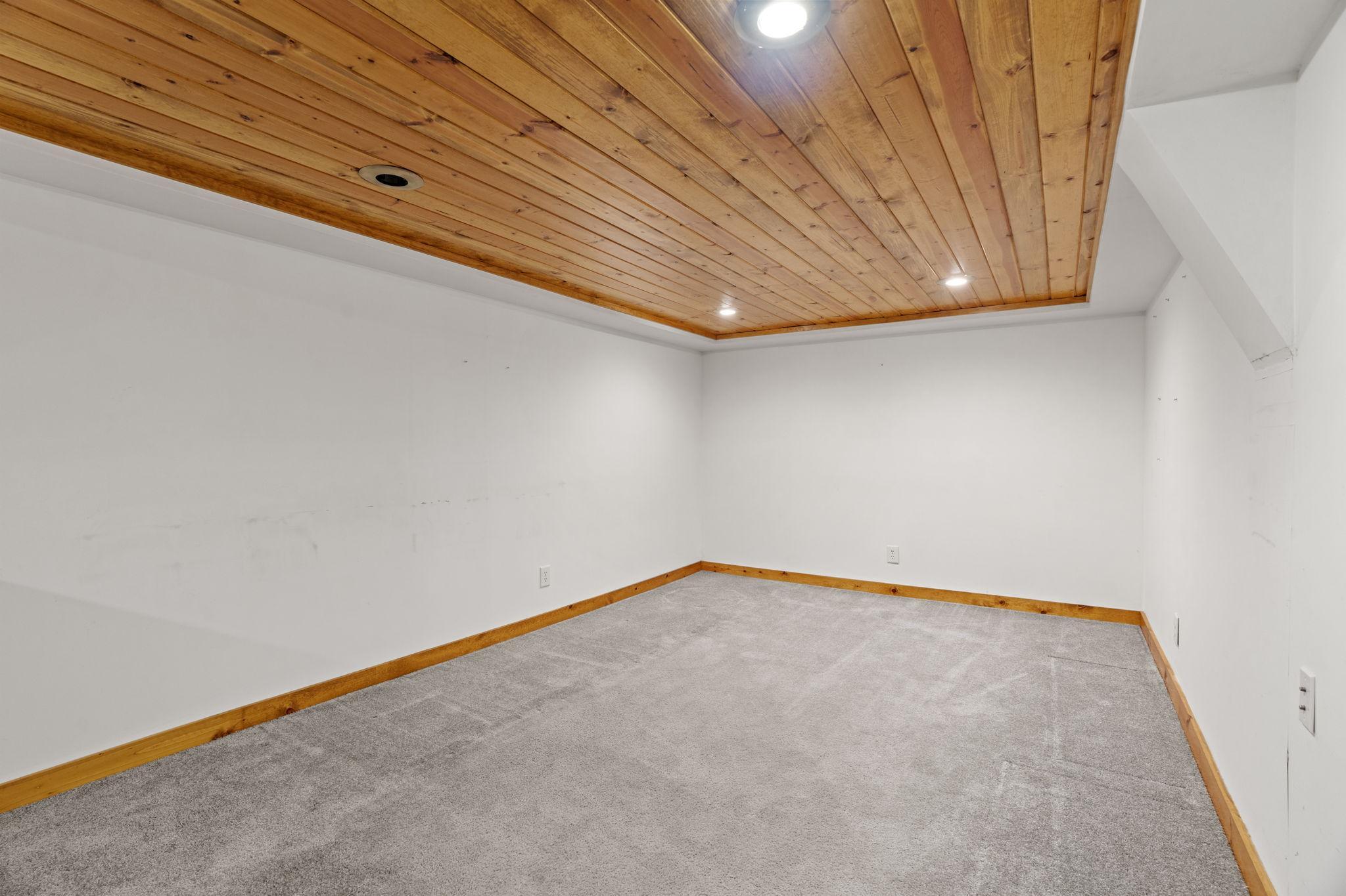 483 Manor Drive Ne Property Photo 17