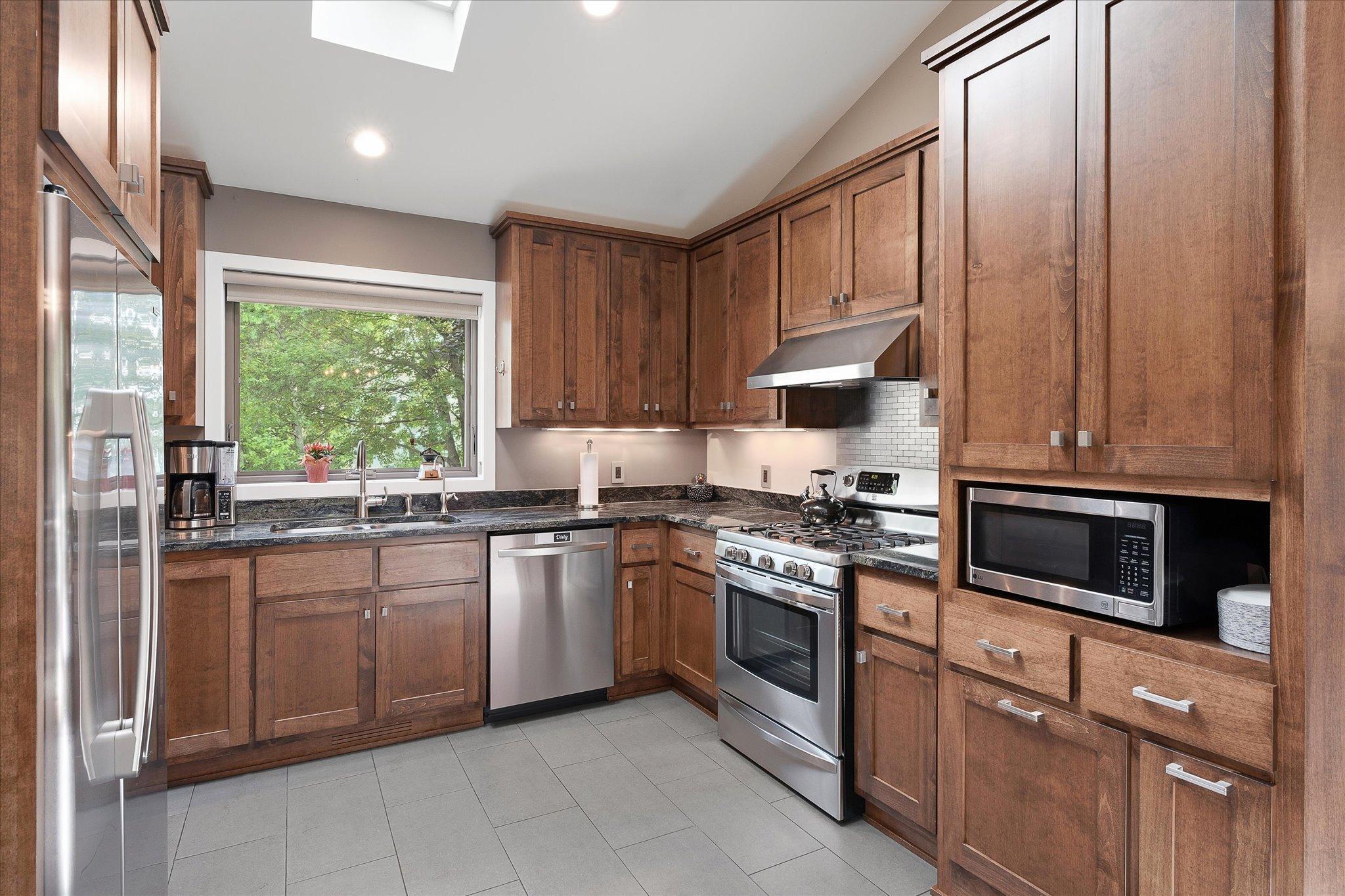 15809 Nursery Drive Property Photo 1