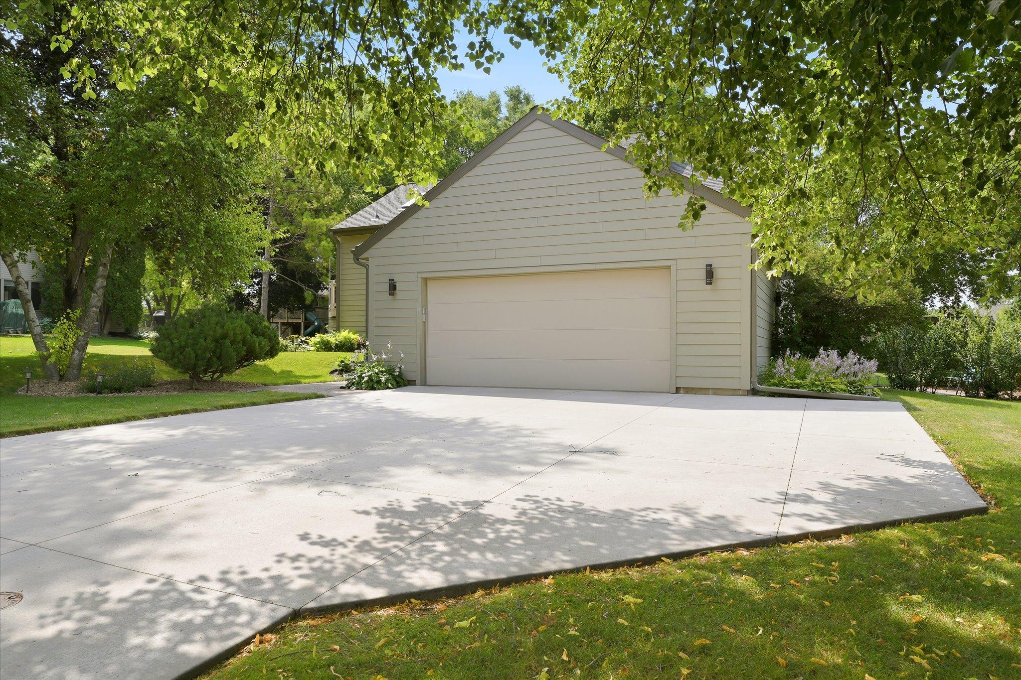 15809 Nursery Drive Property Photo 42