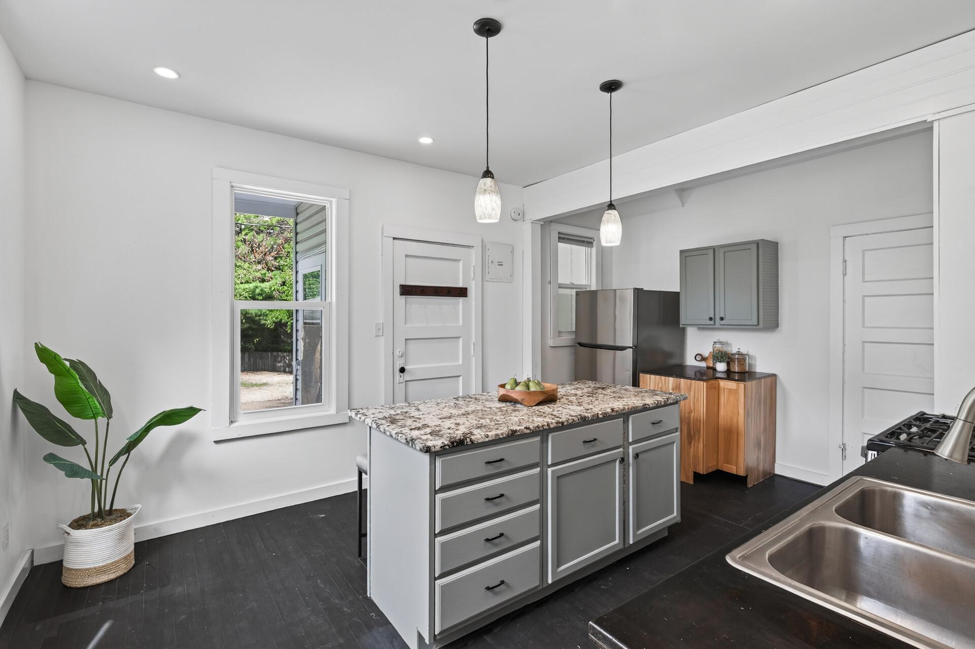 1047 5th Street E Property Photo 8