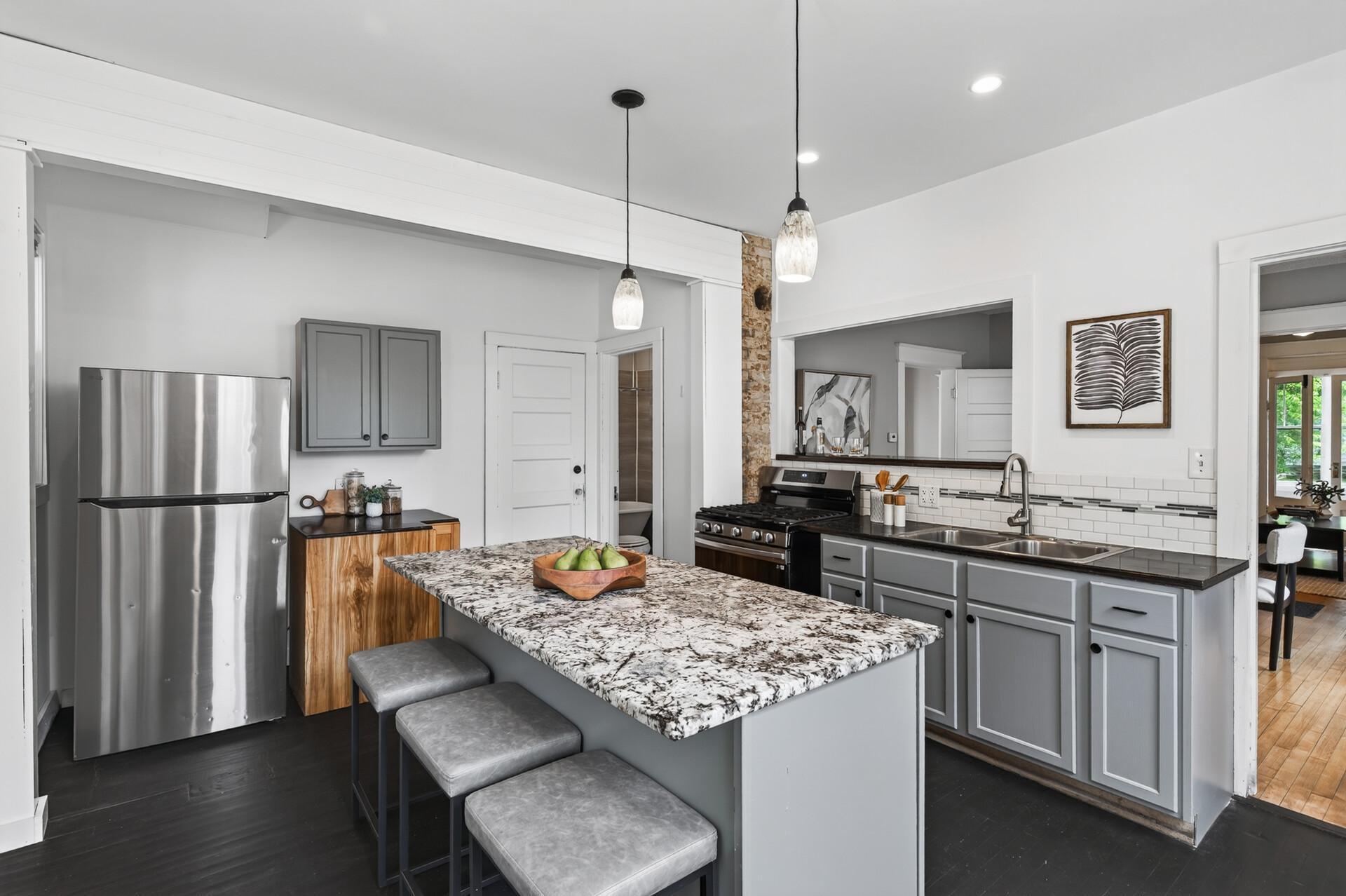 1047 5th Street E Property Photo 10