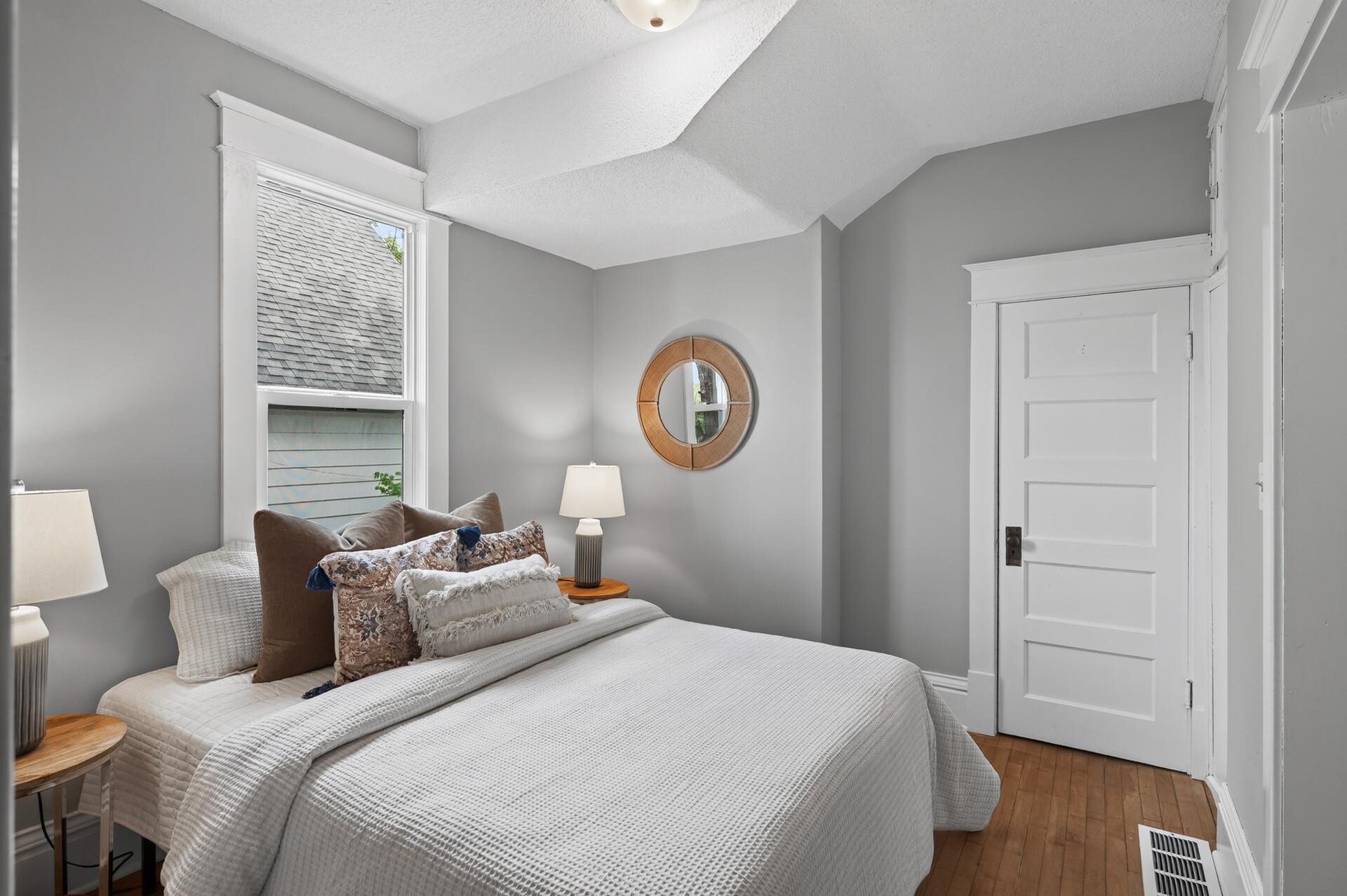 1047 5th Street E Property Photo 12