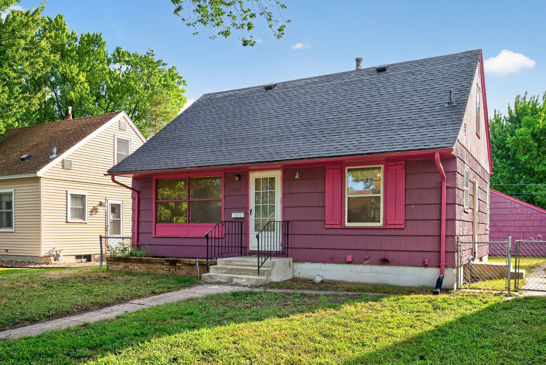 5242 James Avenue N Property Photo 2