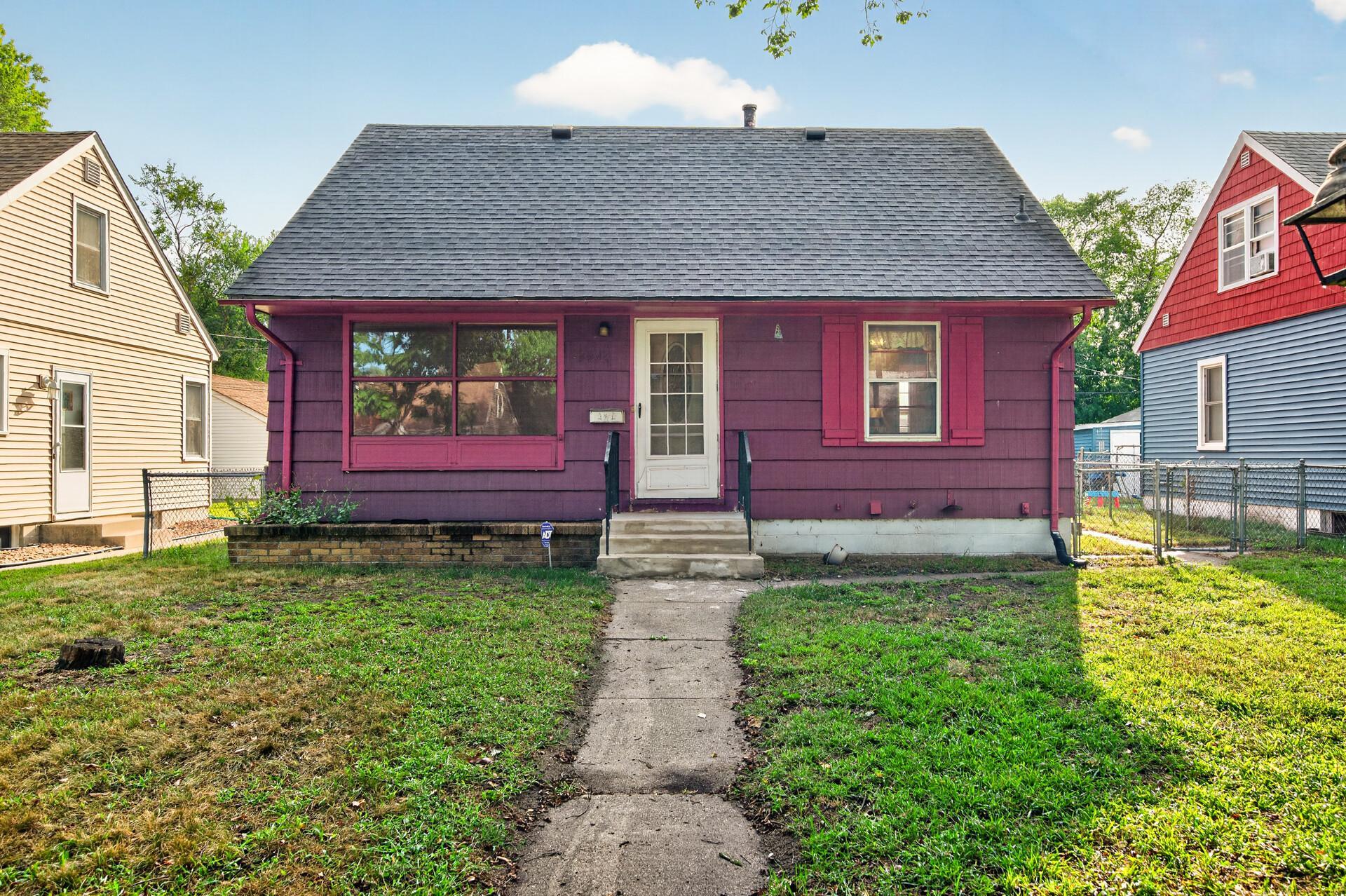 5242 James Avenue N Property Photo 3