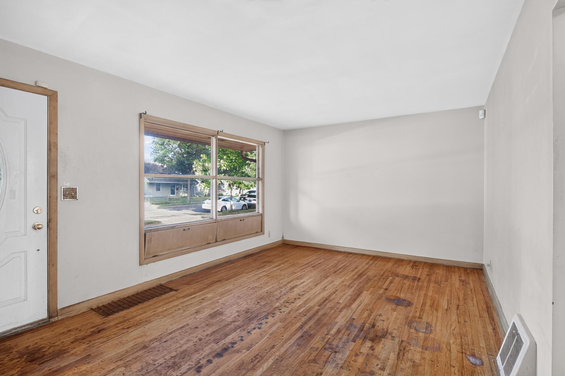 5242 James Avenue N Property Photo 5