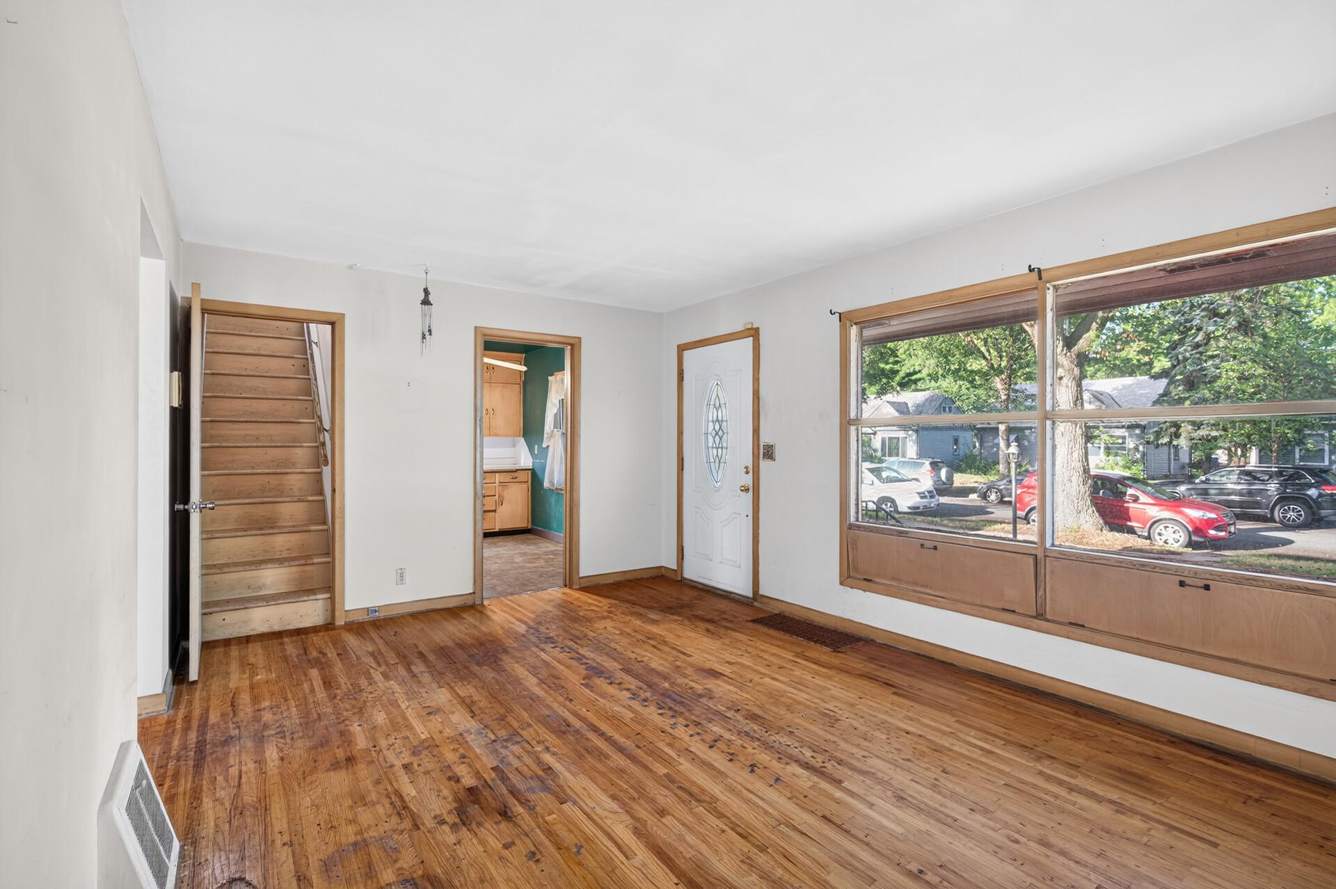 5242 James Avenue N Property Photo 6