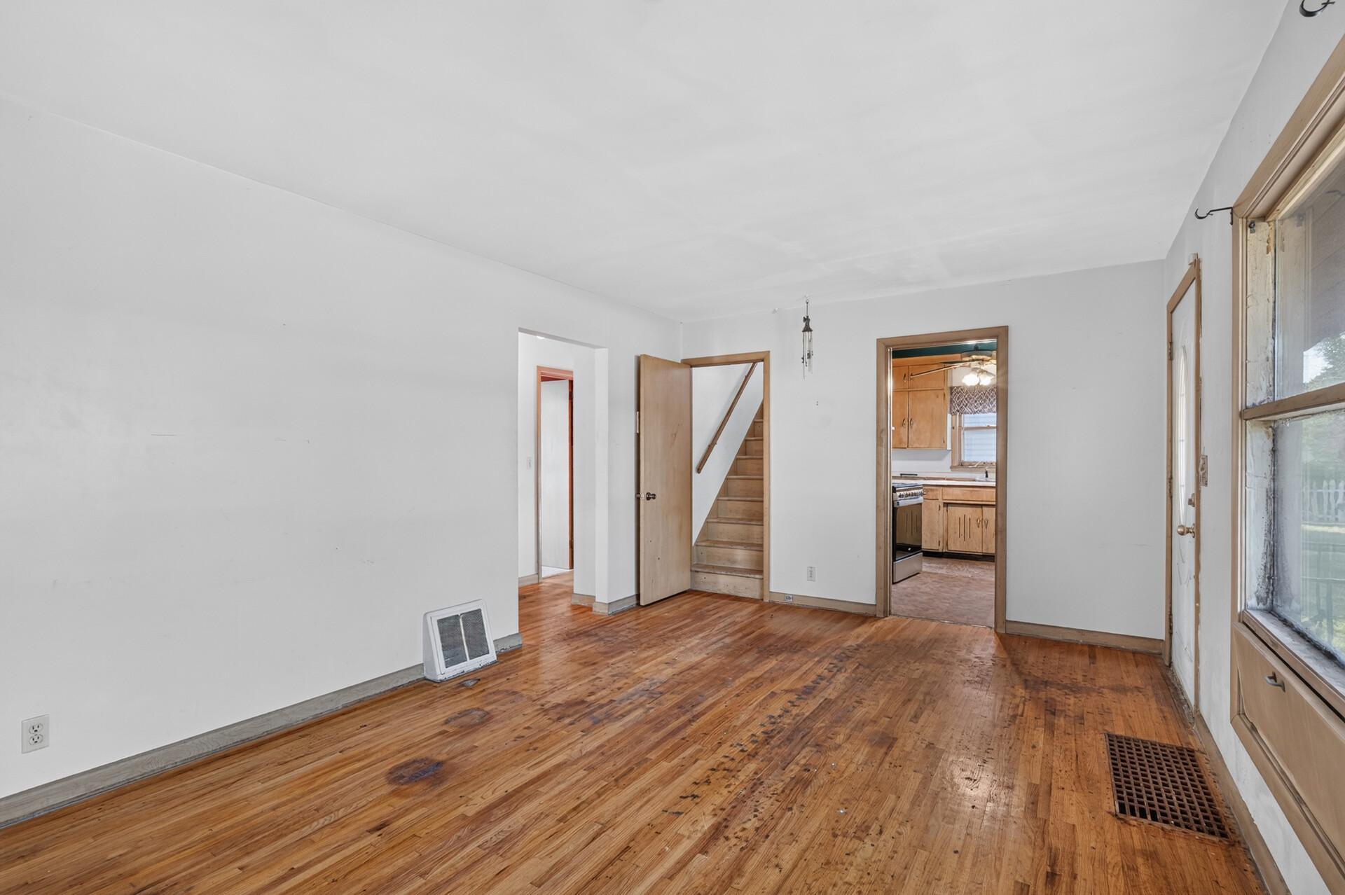 5242 James Avenue N Property Photo 7