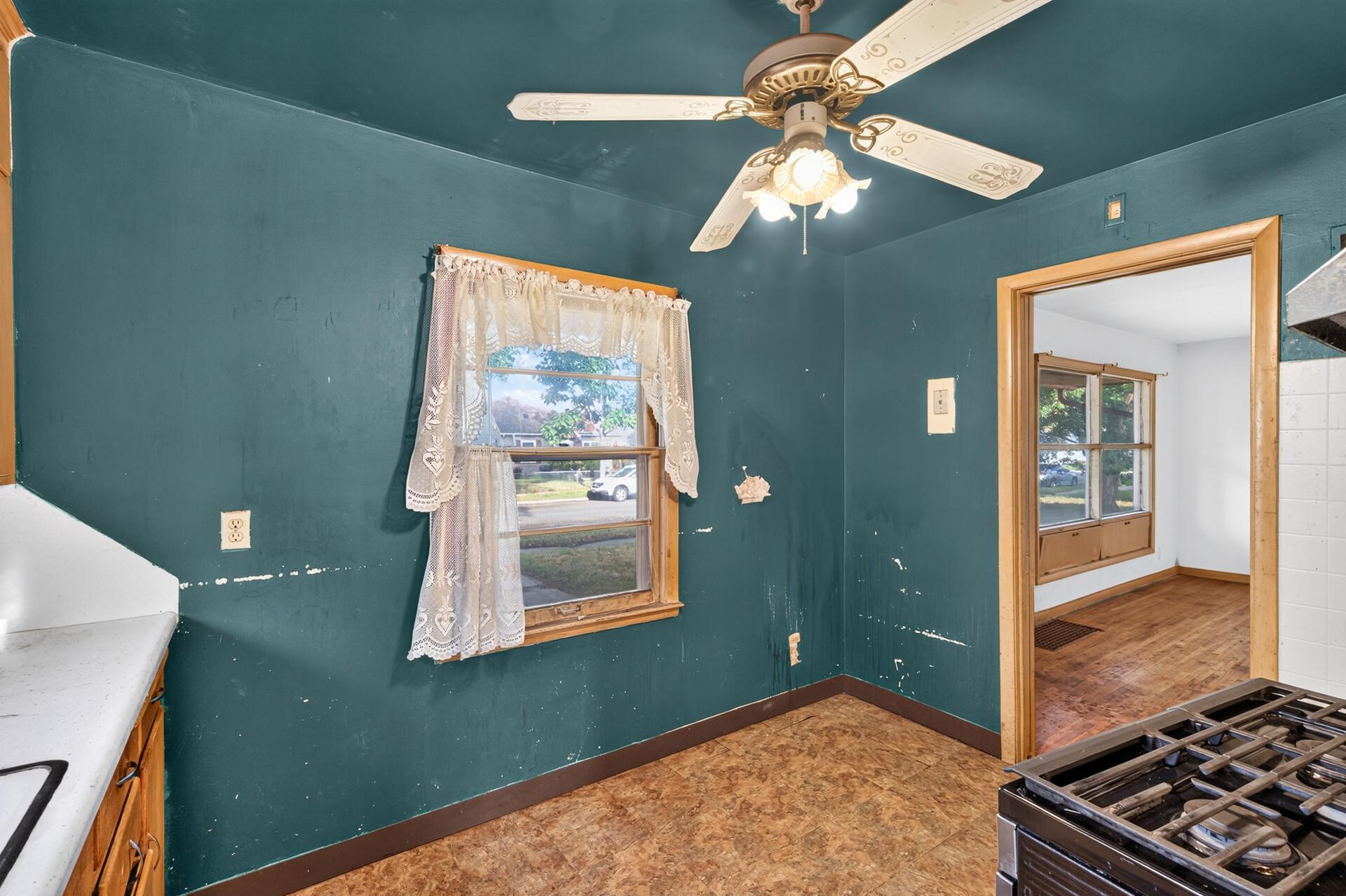 5242 James Avenue N Property Photo 10