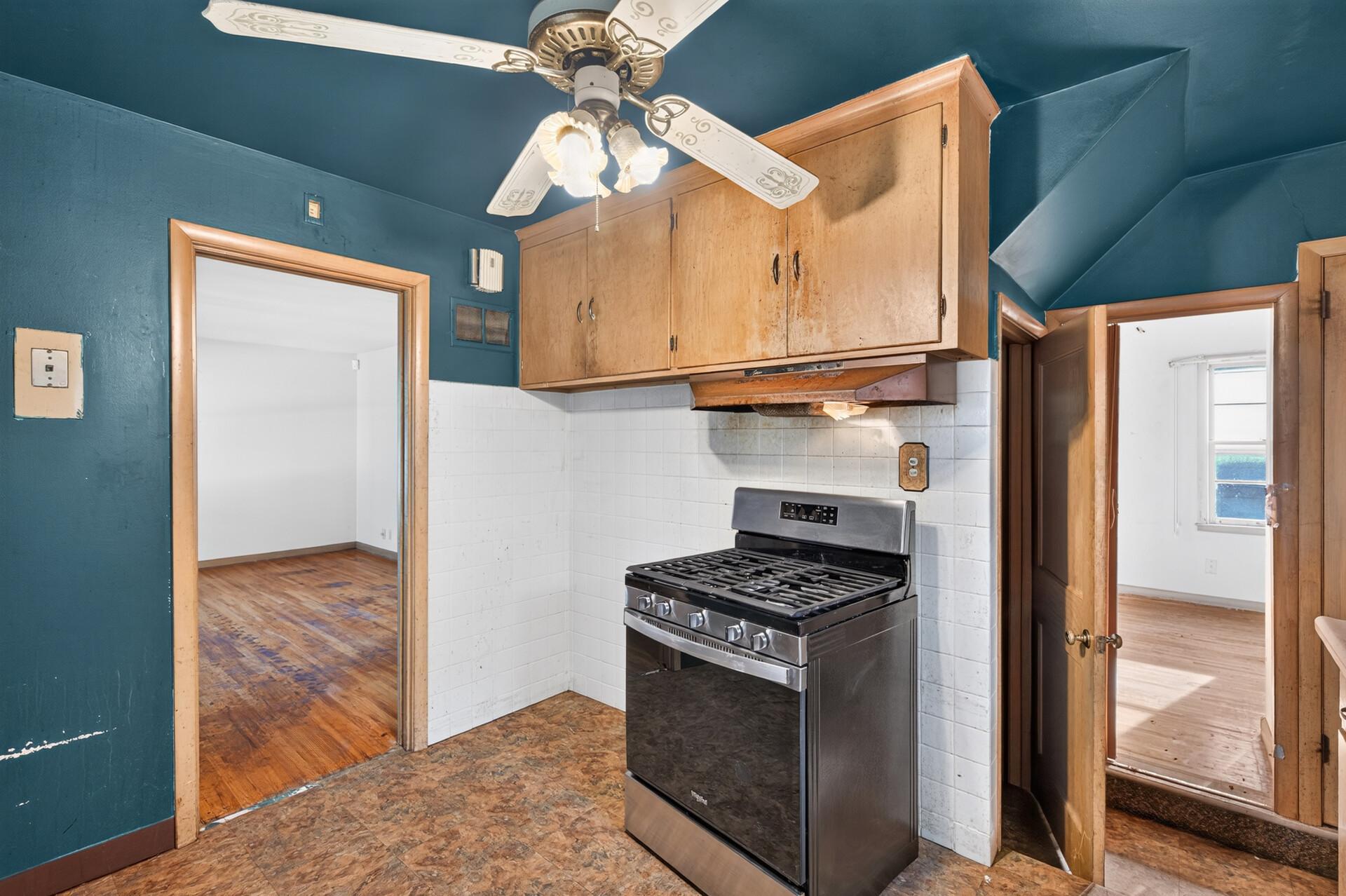 5242 James Avenue N Property Photo 11