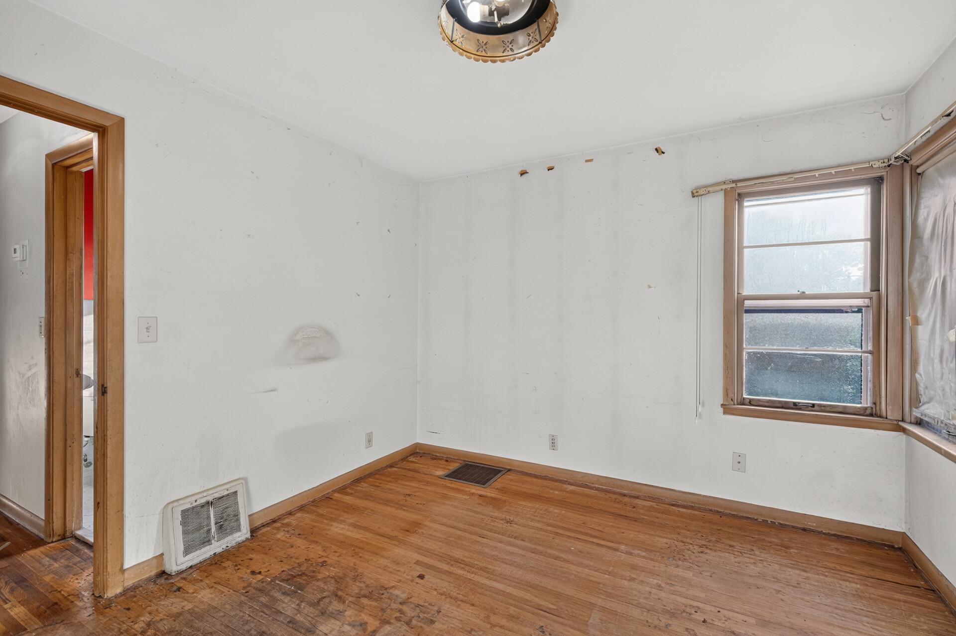 5242 James Avenue N Property Photo 12