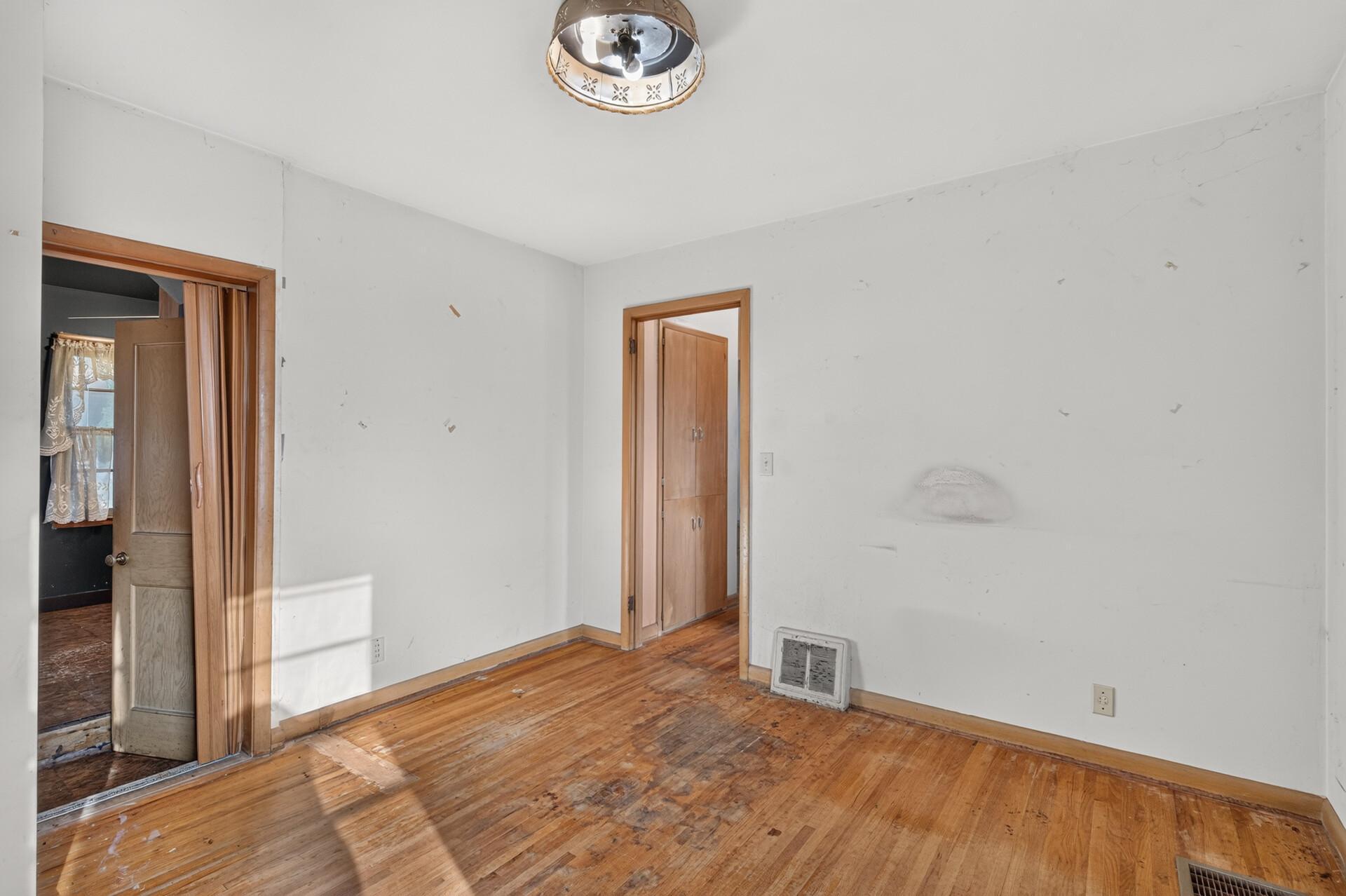 5242 James Avenue N Property Photo 13