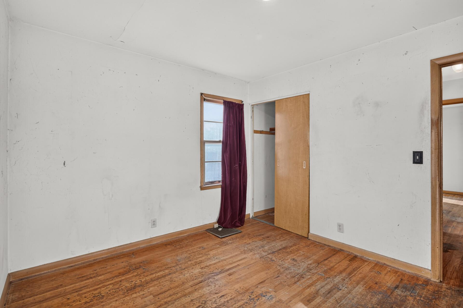 5242 James Avenue N Property Photo 15