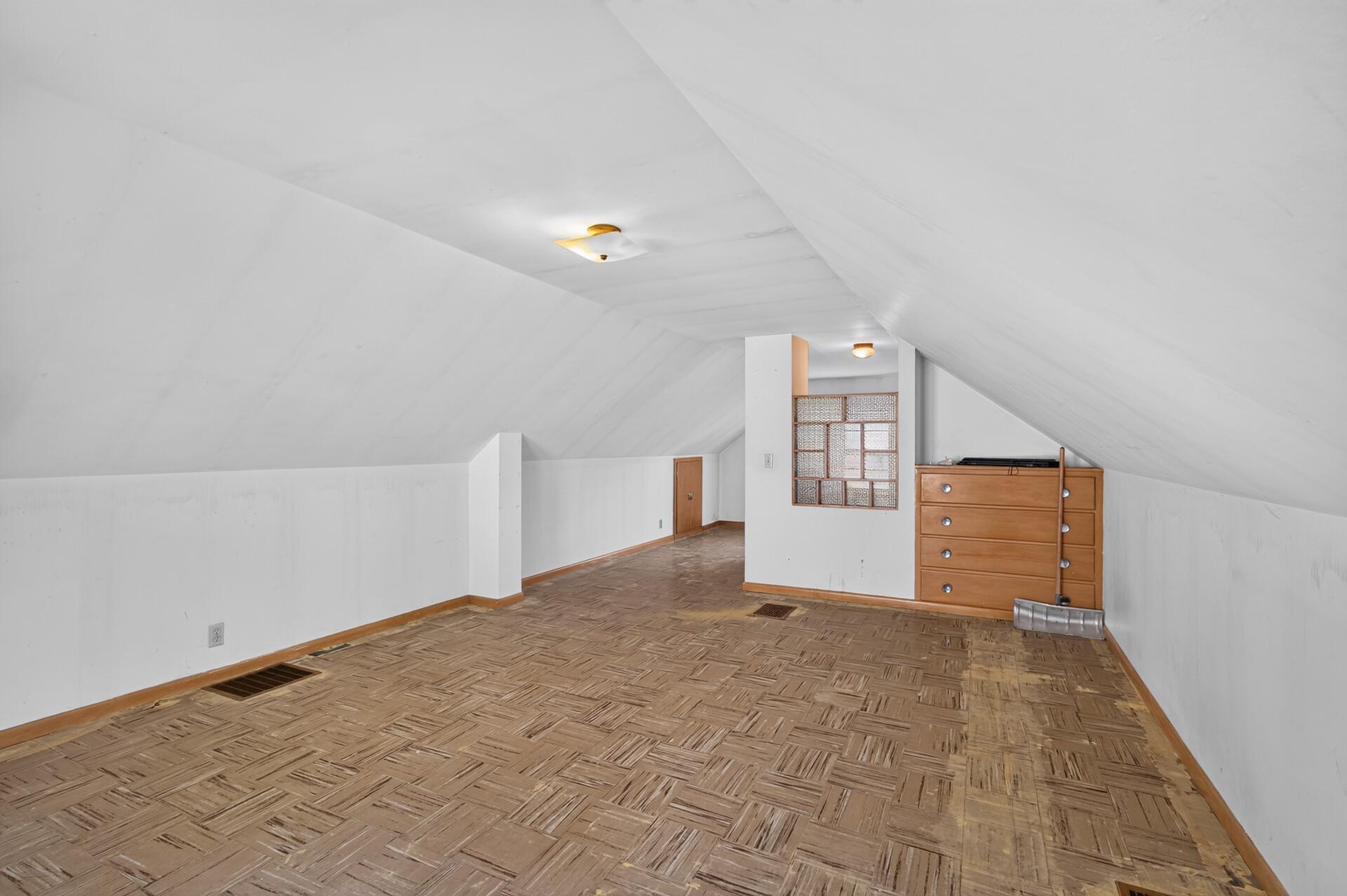5242 James Avenue N Property Photo 18