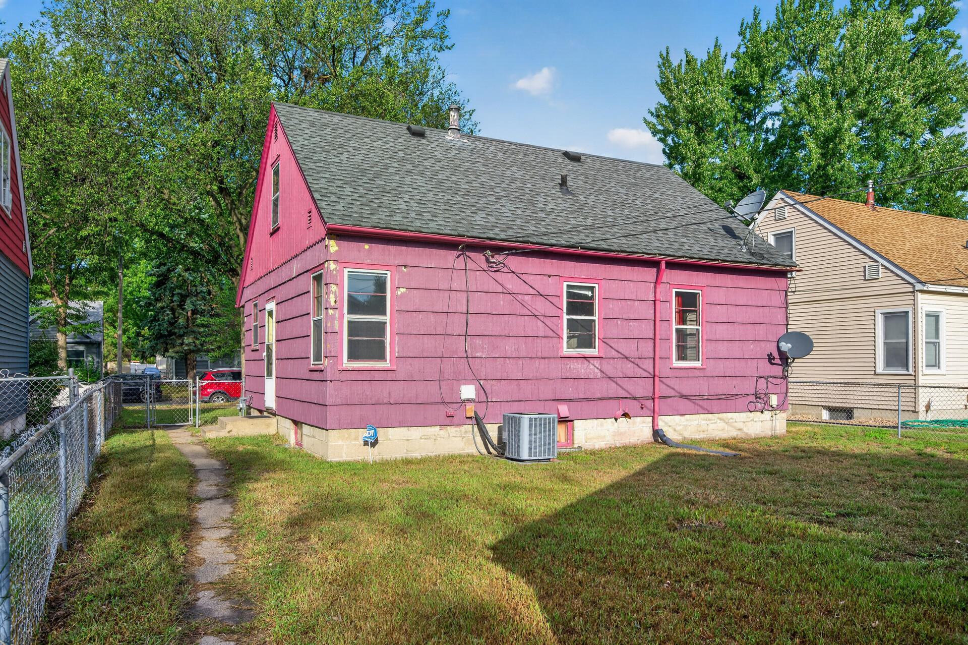 5242 James Avenue N Property Photo 27