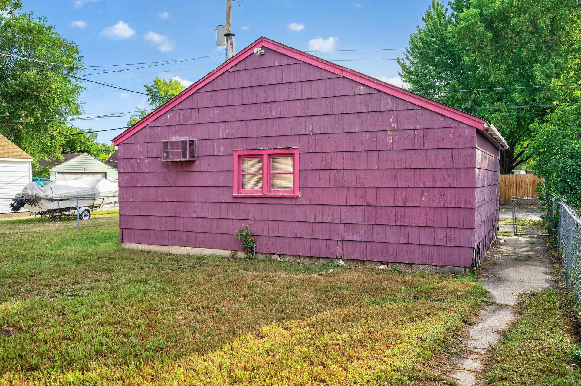 5242 James Avenue N Property Photo 30
