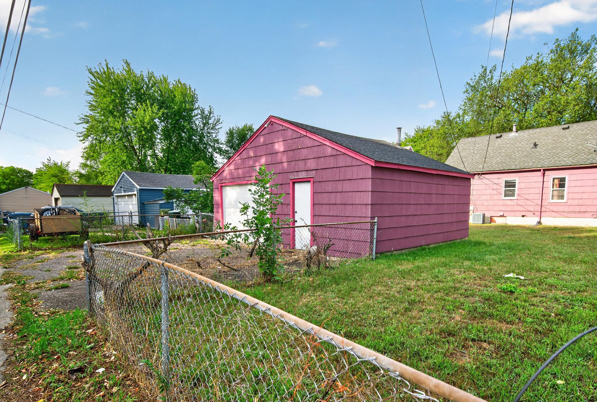 5242 James Avenue N Property Photo 31