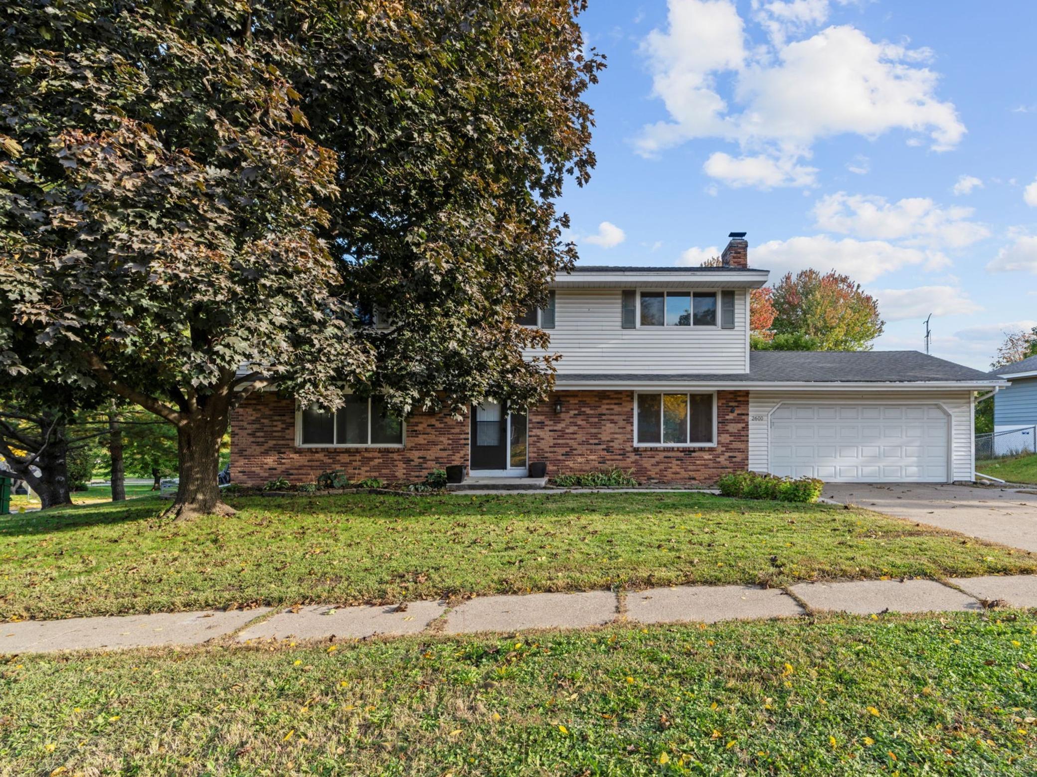 2600 River Hills Drive Property Photo 1
