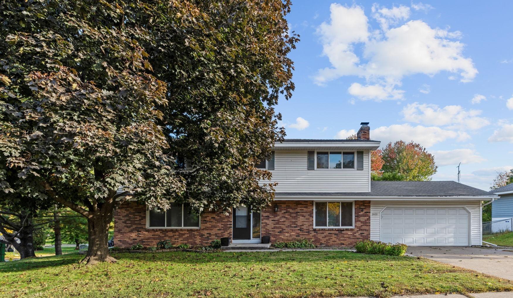 2600 River Hills Drive Property Photo 1