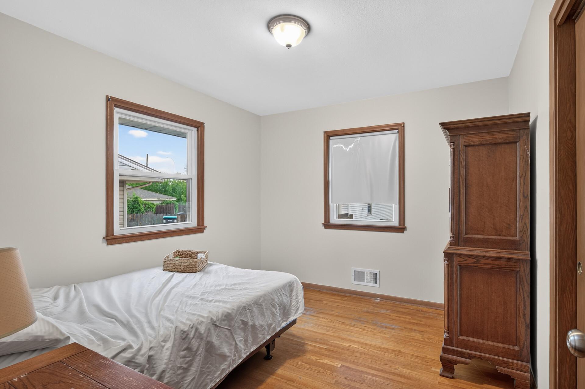 6221 Thomas Avenue S Property Photo 29
