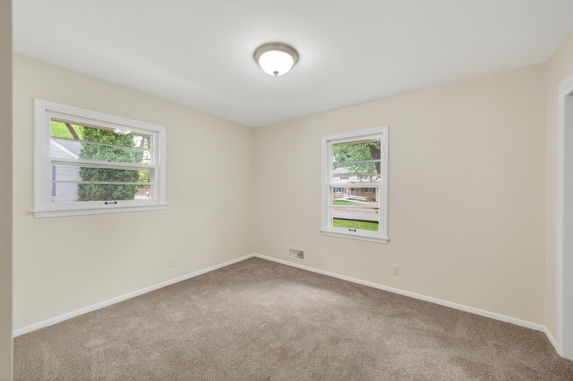 525 79th Avenue Ne Property Photo 7