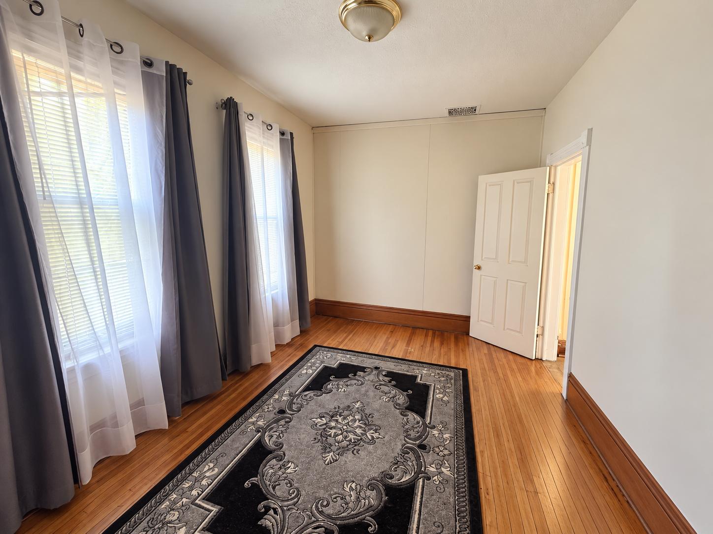 7144723 Property Photo 2