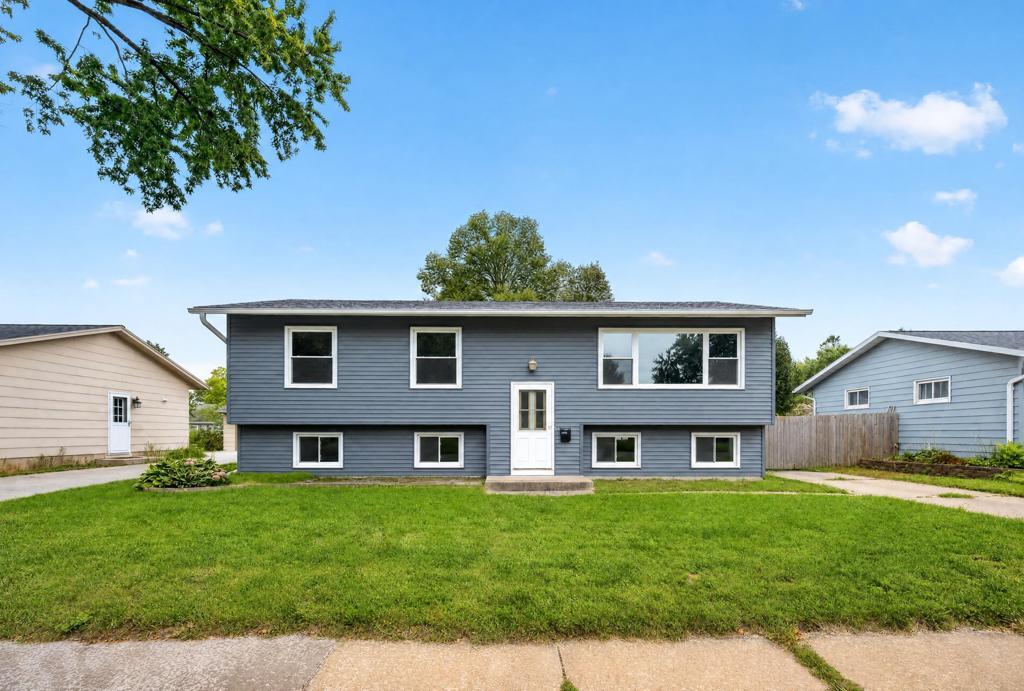 1620 9th Avenue SE Property Photo 1