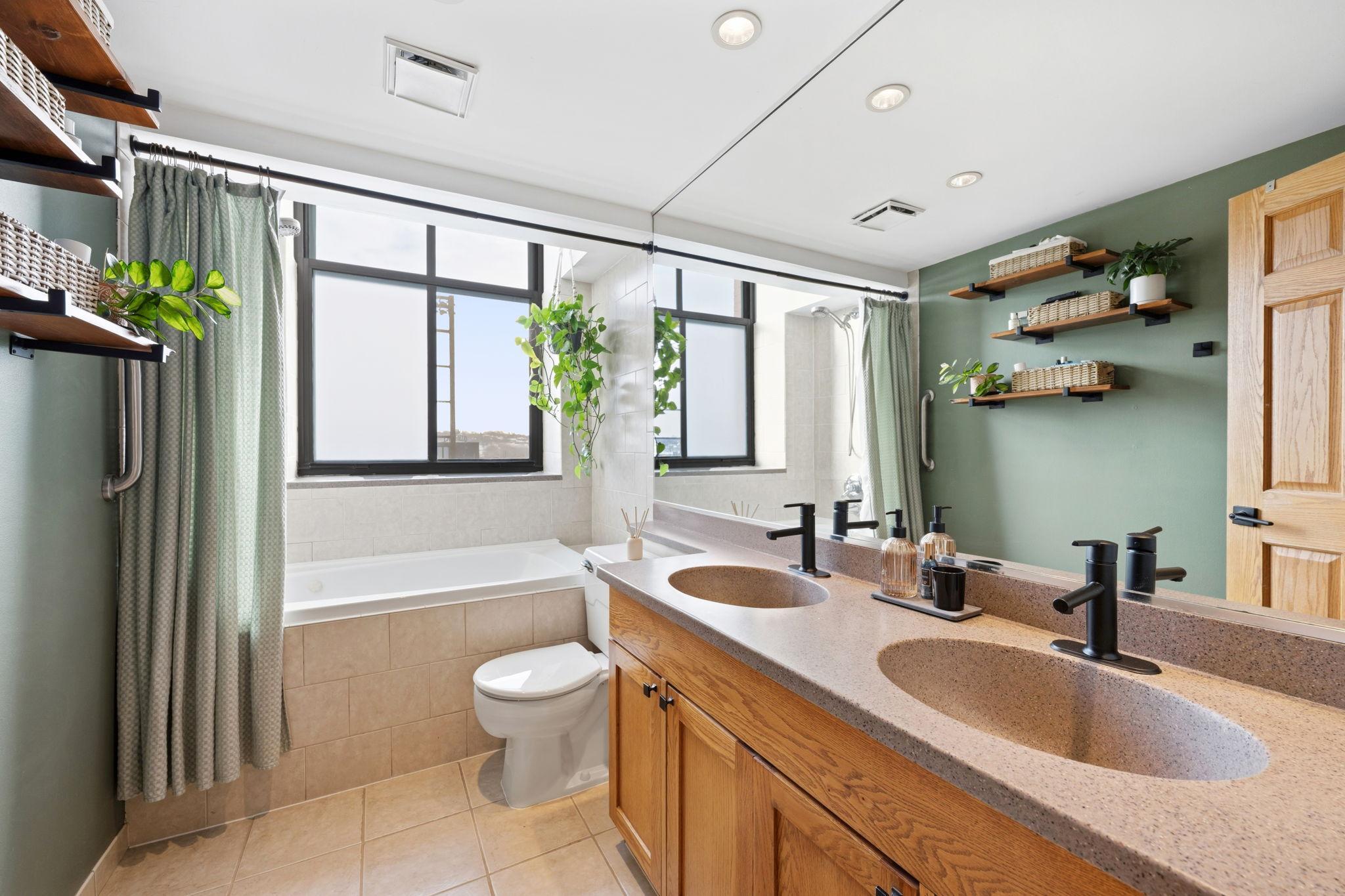 289 5th Street E 305 Property Photo 15