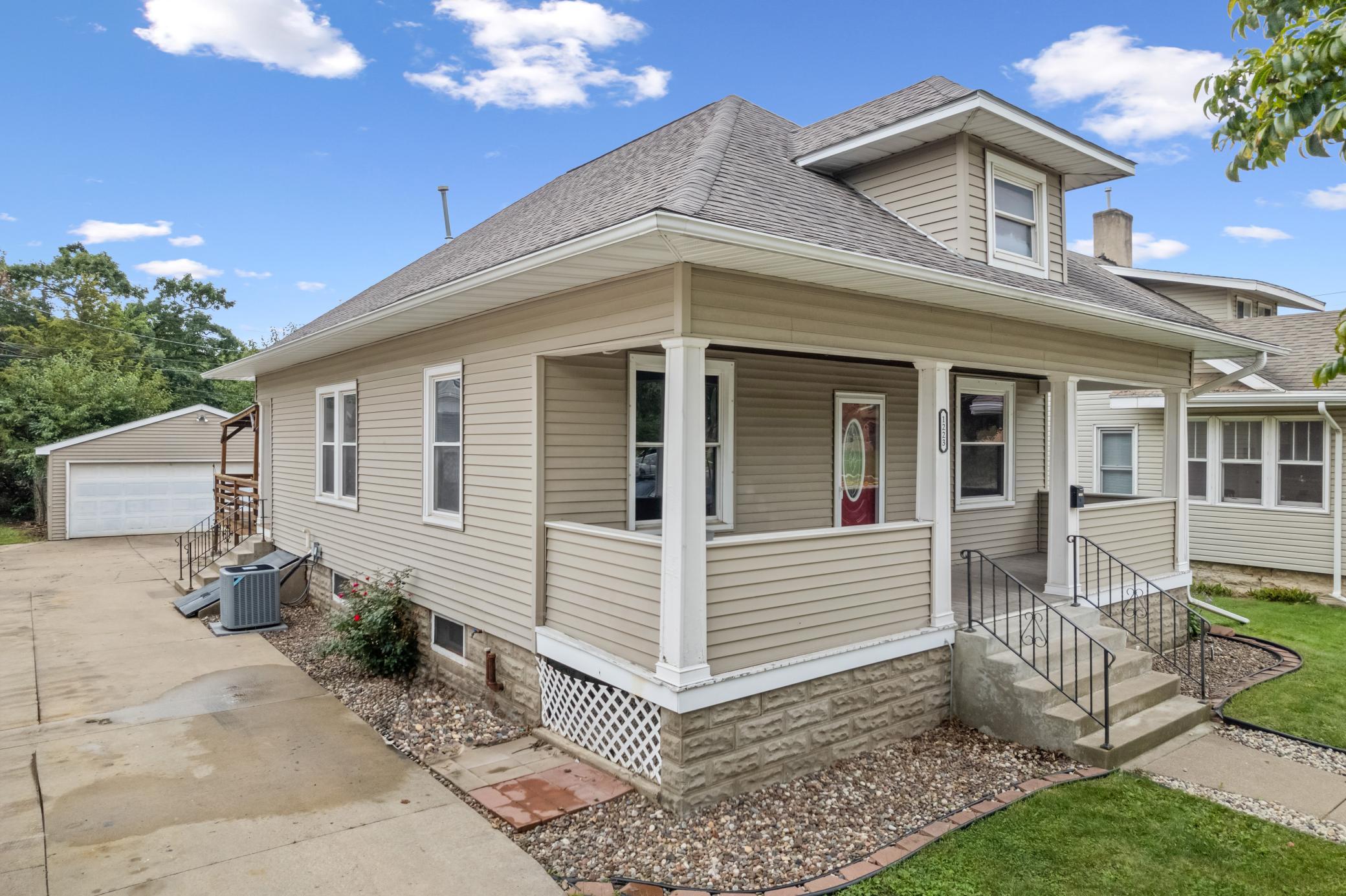 1223 W 5th Street Property Photo 2