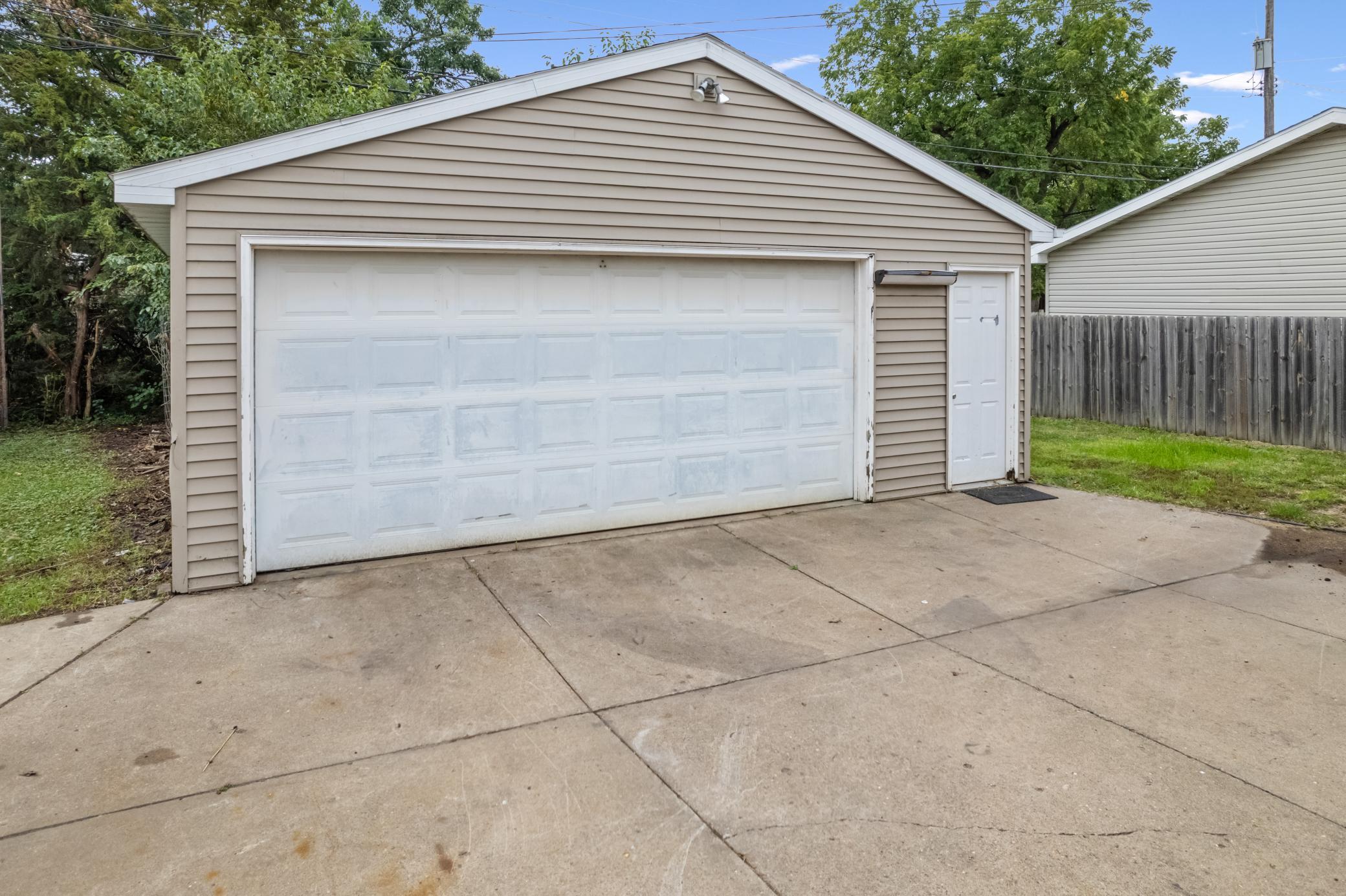 1223 W 5th Street Property Photo 6
