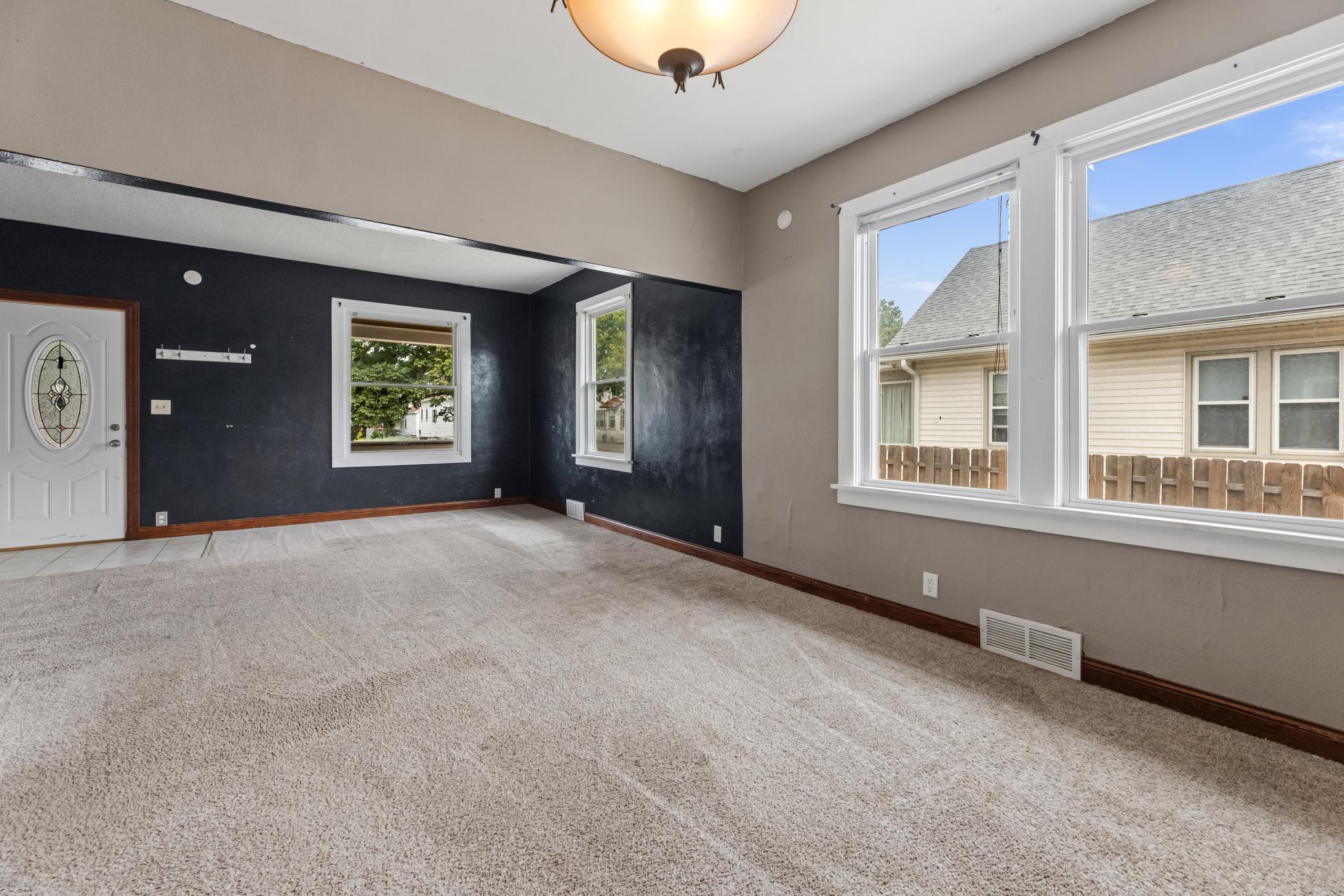 1223 W 5th Street Property Photo 15
