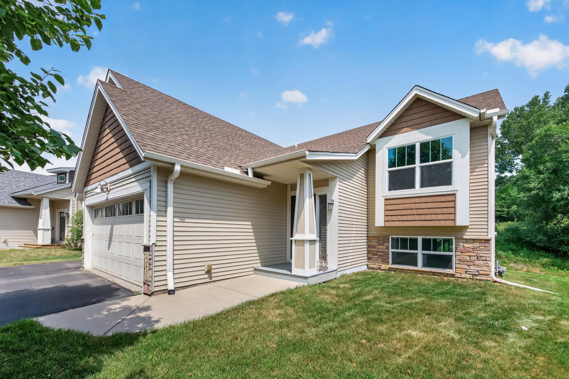 12435 Midway Circle Ne Property Photo 4