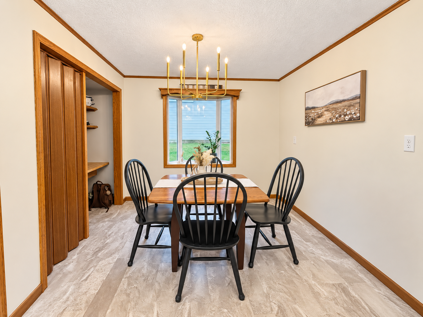 610 Gillis Avenue N Property Photo 4