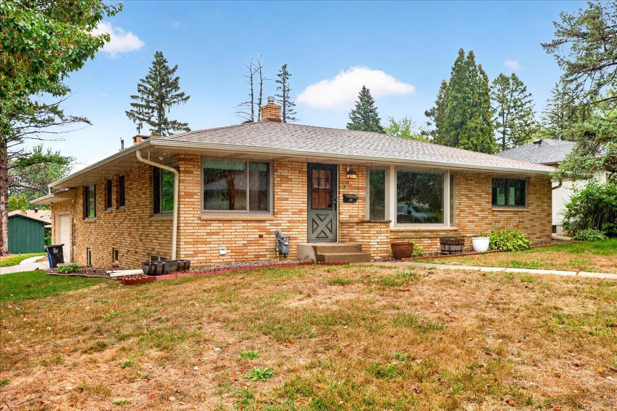 781 Iowa Avenue E Property Photo